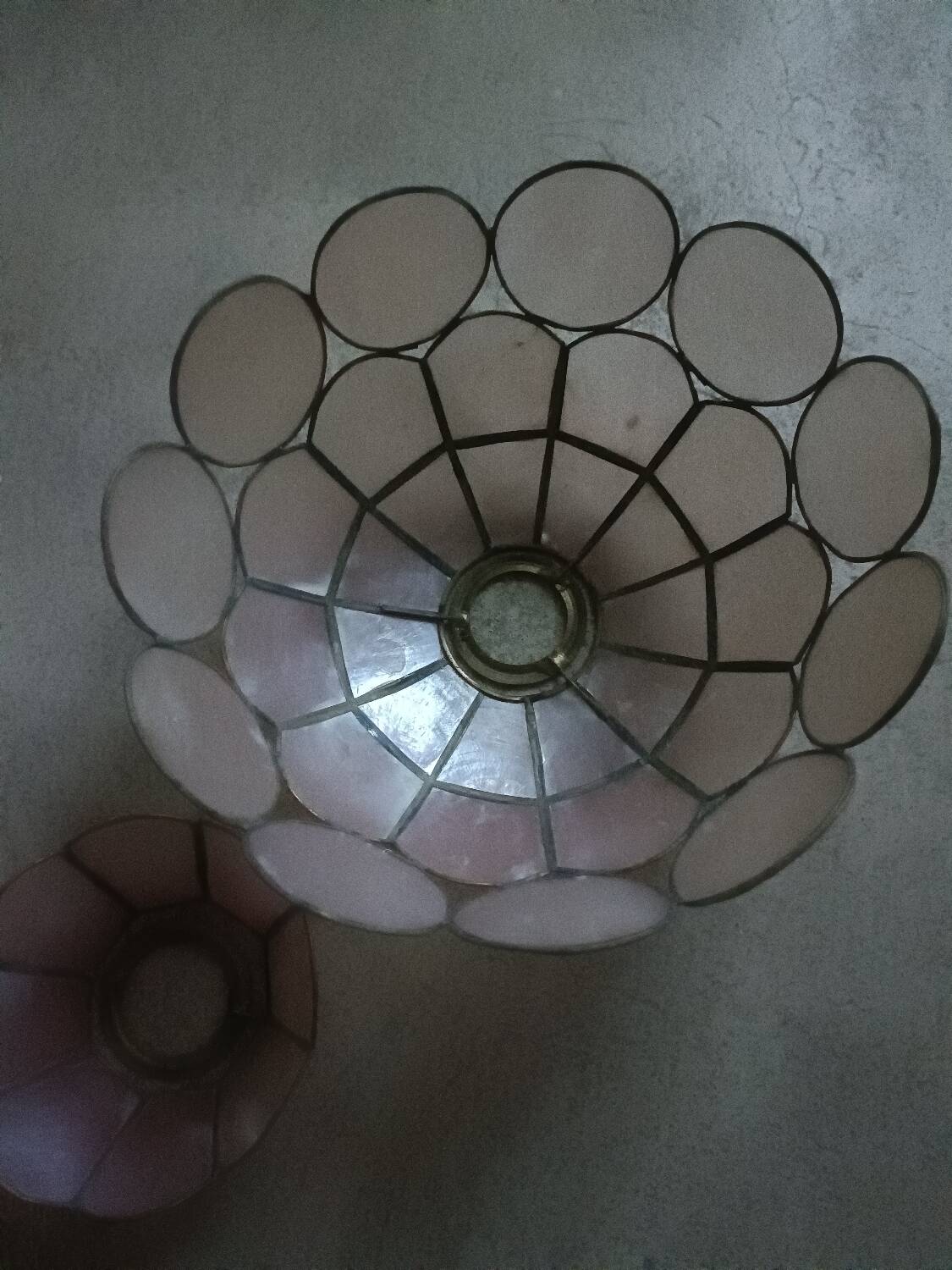 Pink mother-of-pearl lampshade