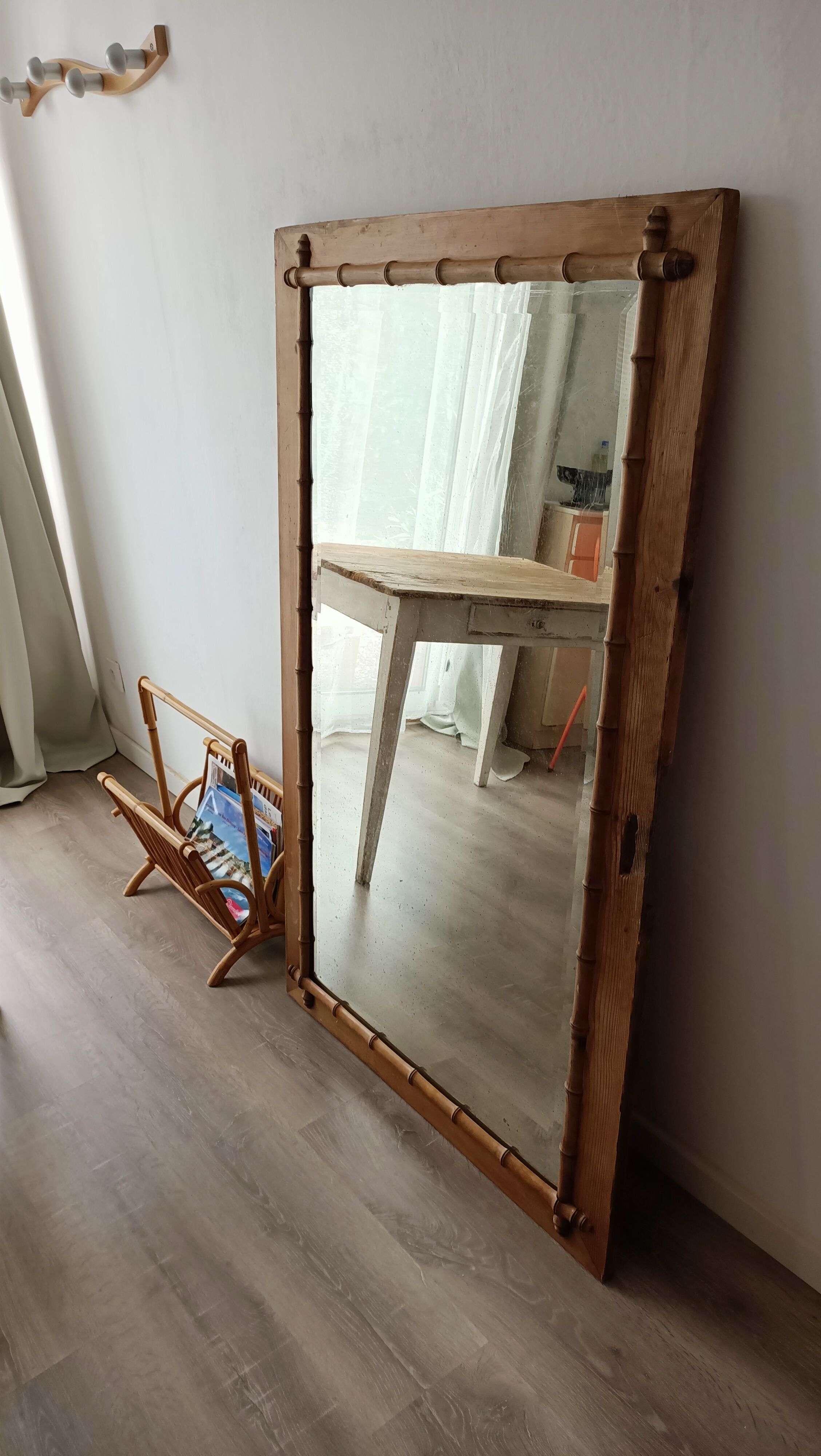 Beveled mirror