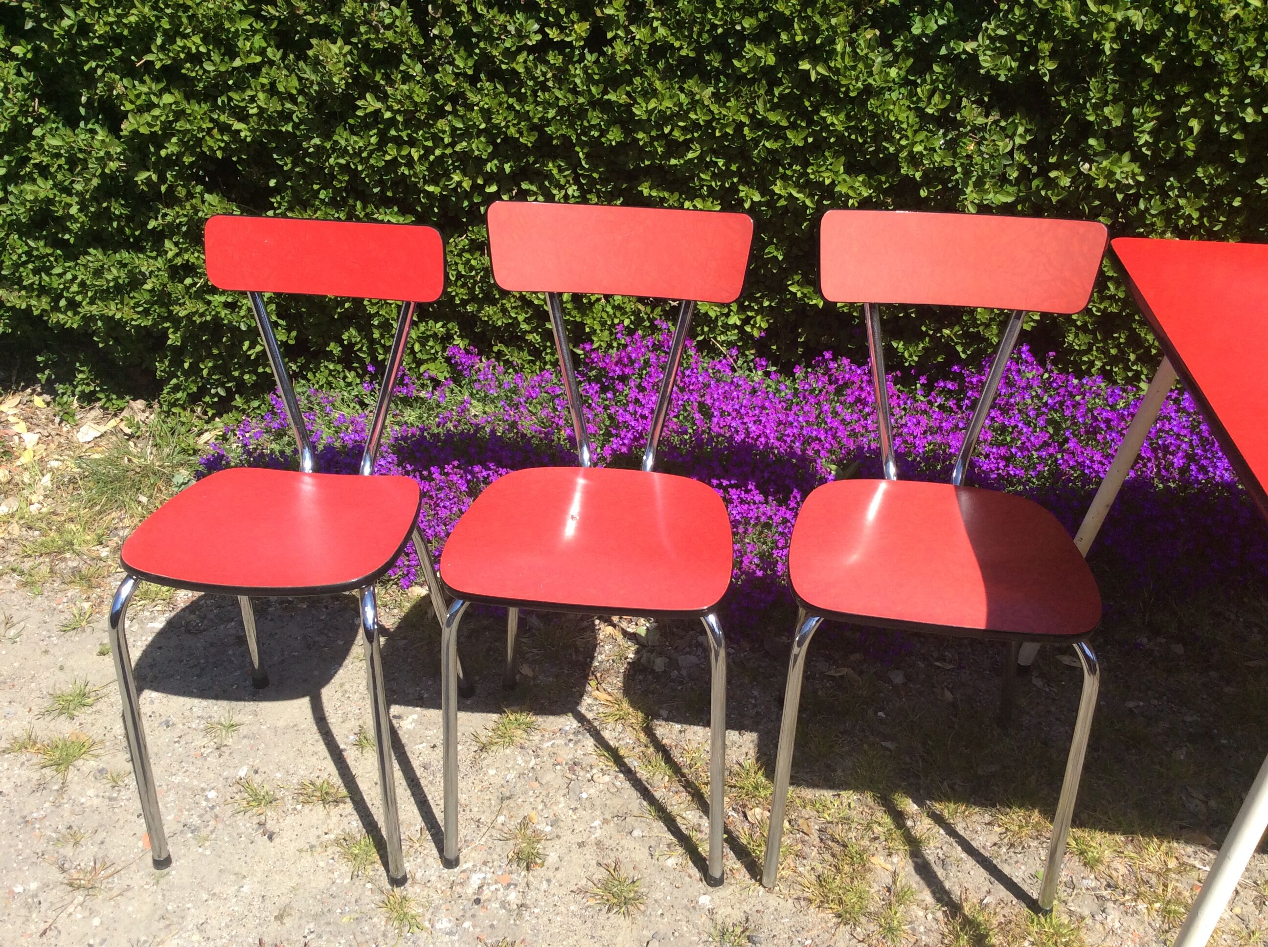 Formica table with 4 chairs and 2 stools from the 60s