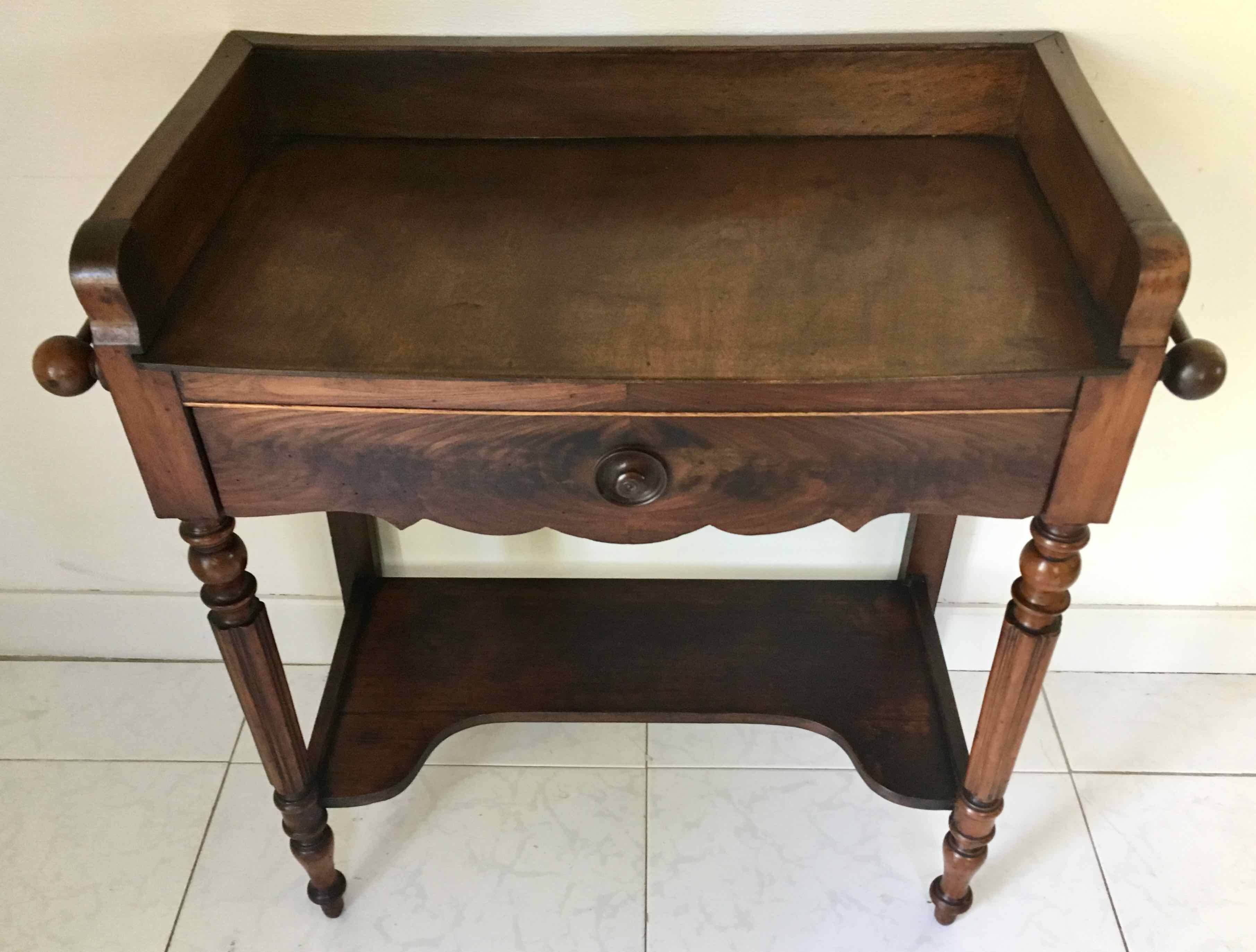 Table de toilette ou console