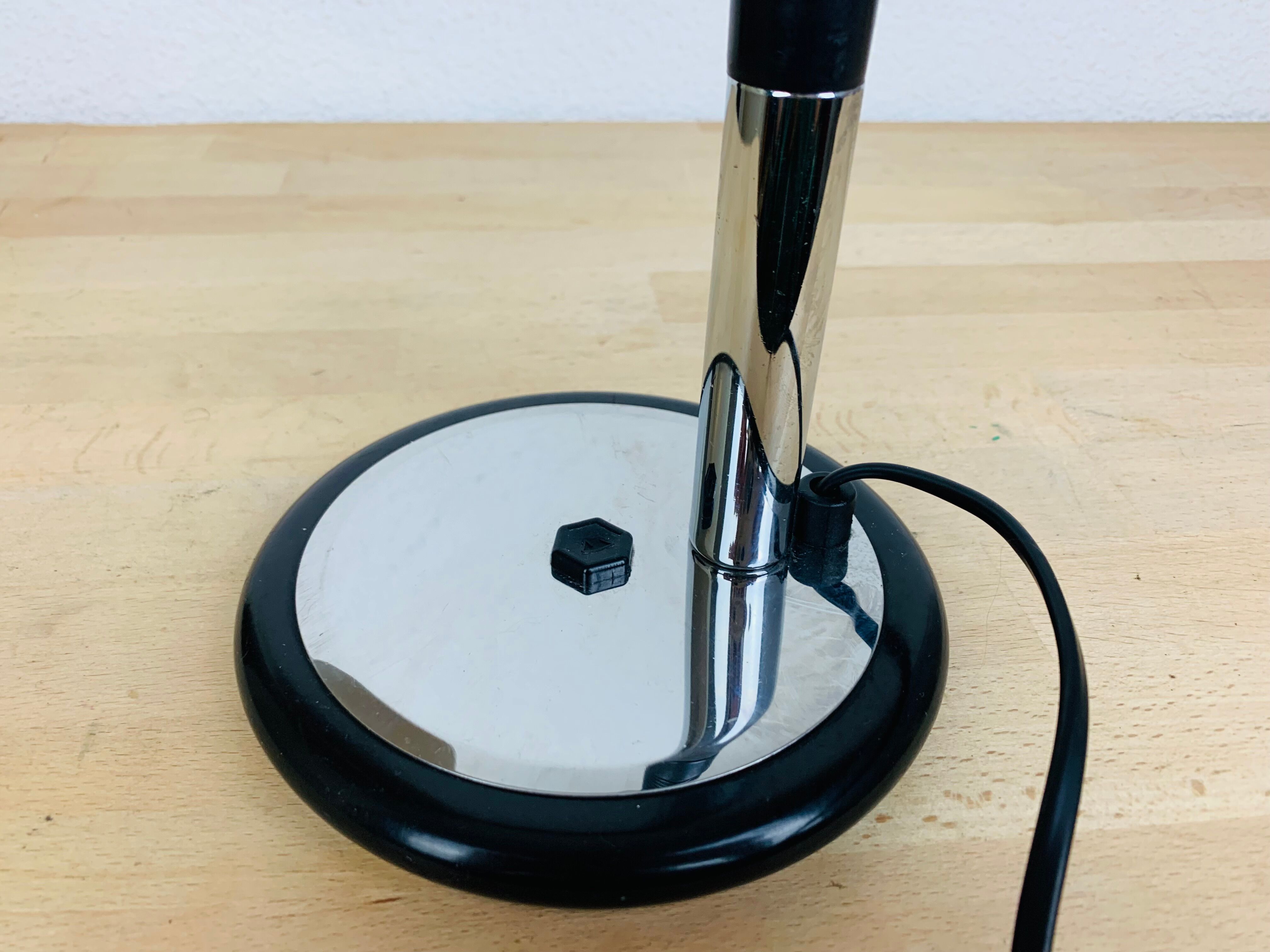 Aluminor chrome metal desk lamp