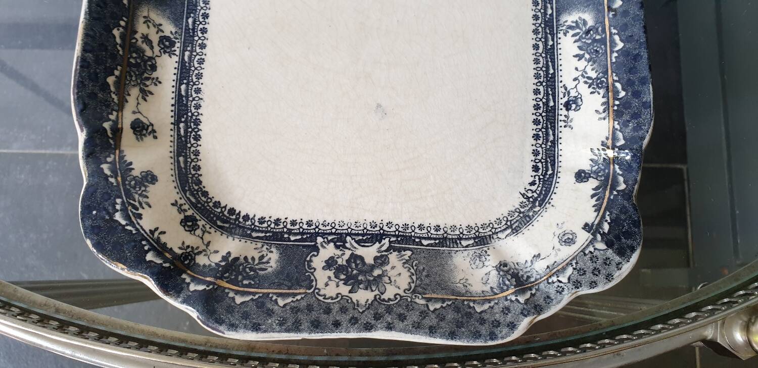 Sacavem rectangular dish circa 1900