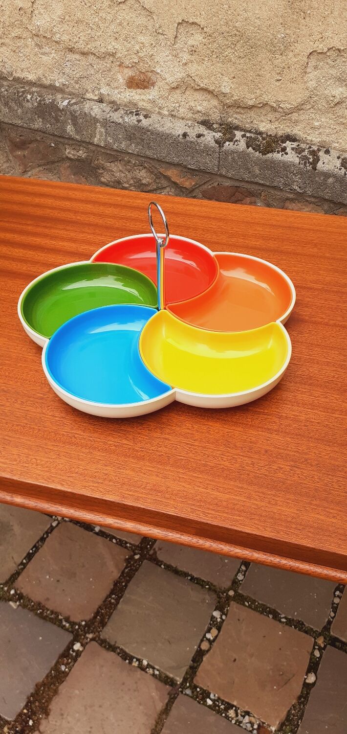 Vintage servant year 60