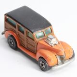 Voiture miniature ancienne