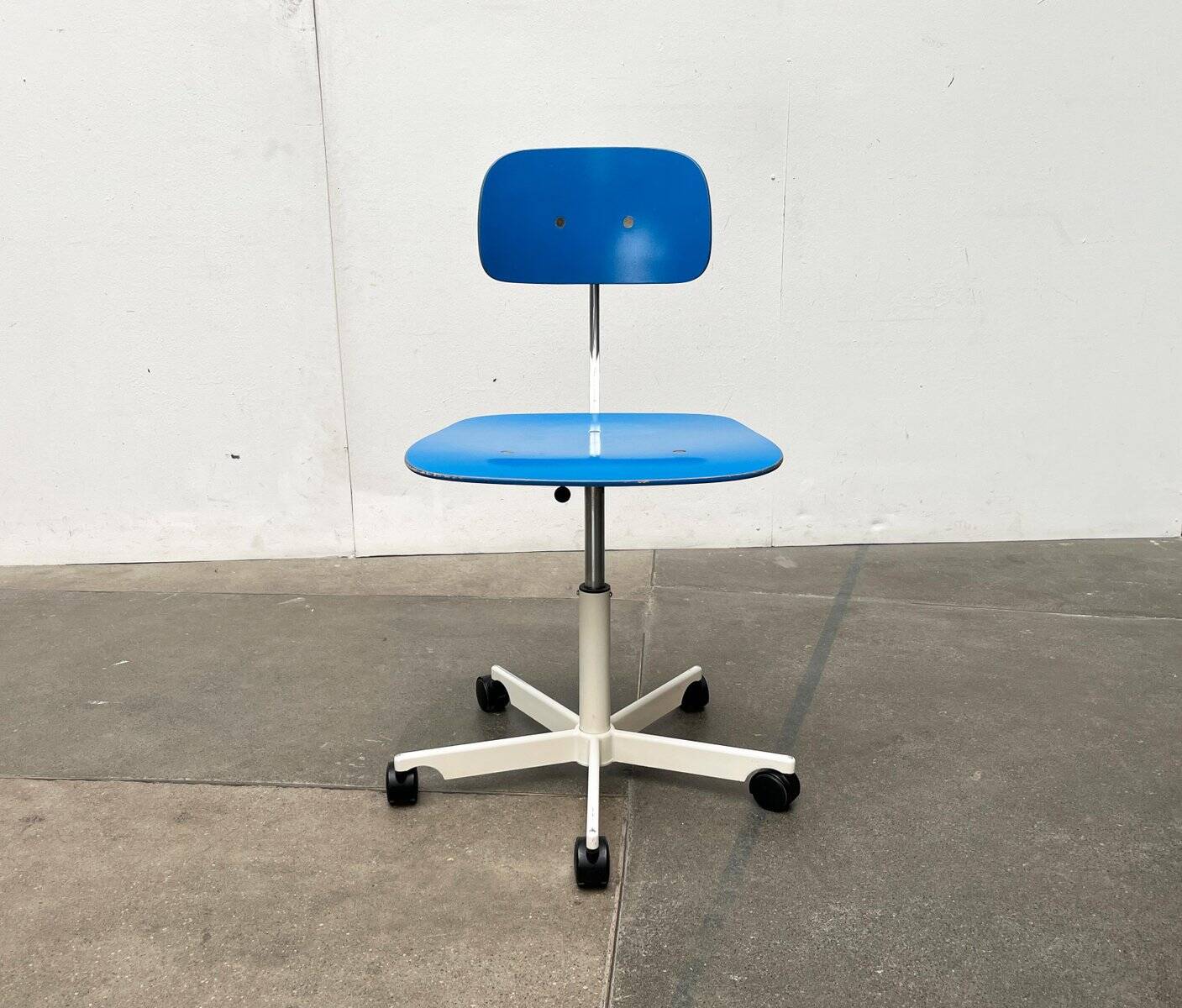 Mid-century Danish architect swivel office chair by Jørgen Rasmussen for Kevi, 1960s.