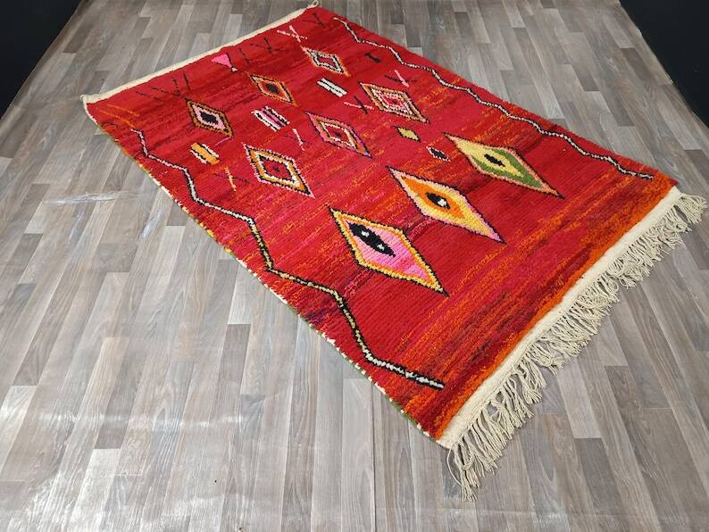 Berber Moroccan rug decorated 250cm x 150cm