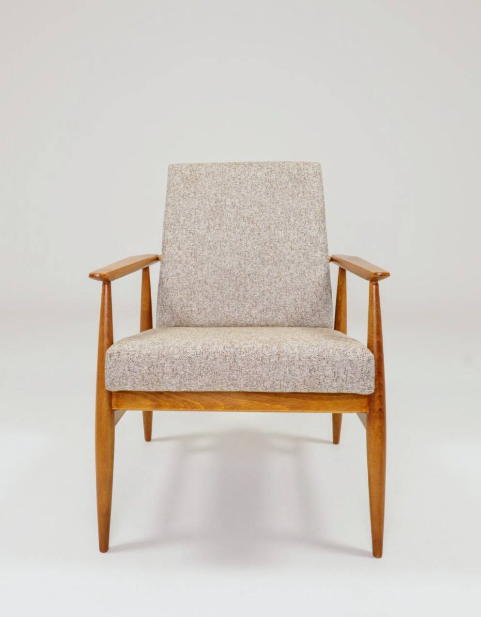 Fauteuil scandinave en tissu tressé beige