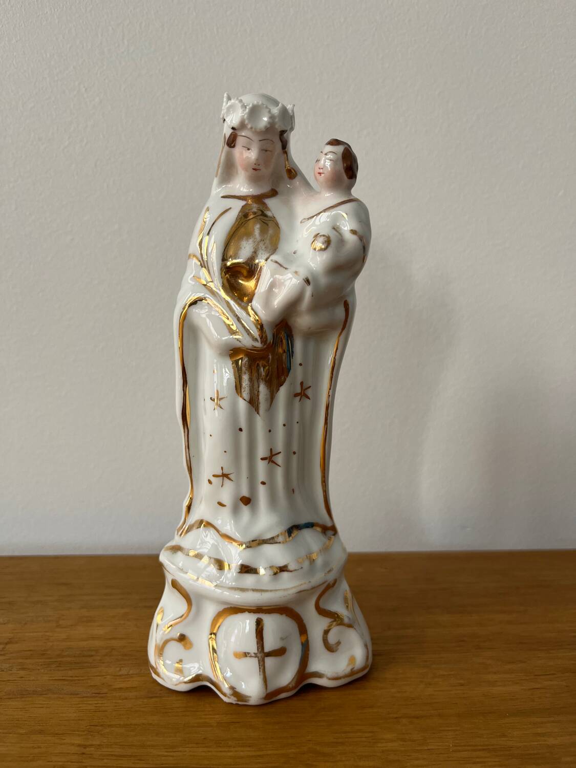 Virgin with Child in porcelain, 19th century