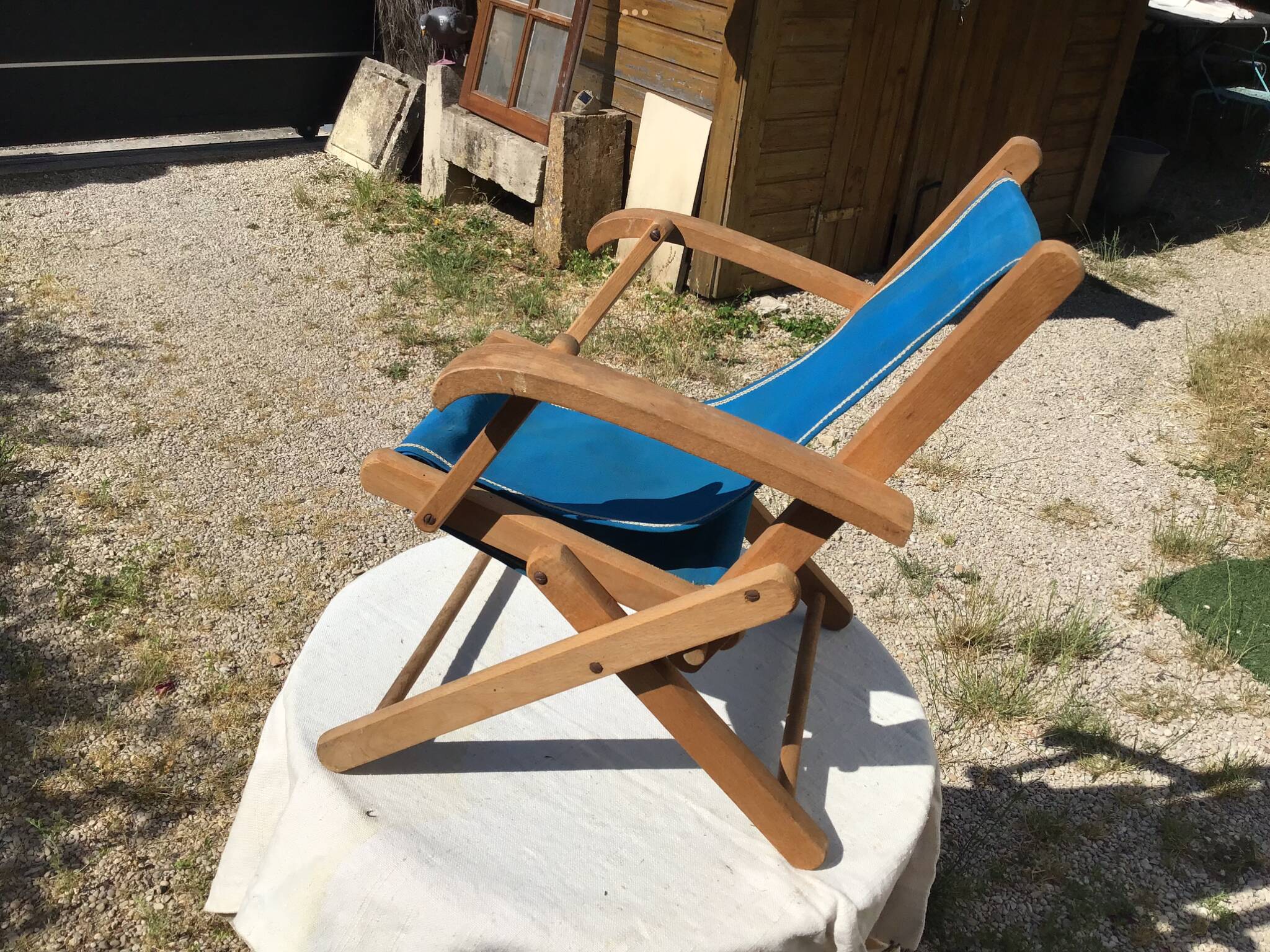 Small folding canvas children's armchair for beach camping