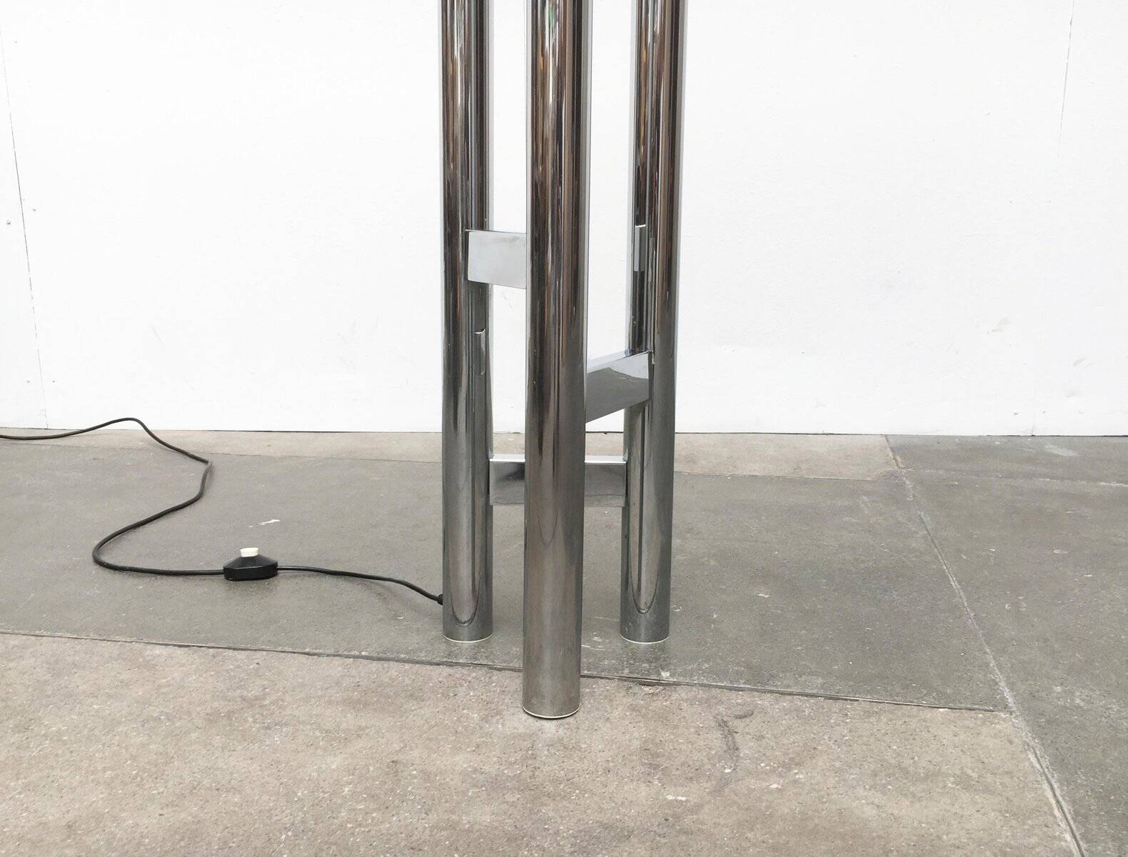 Vintage German floor lamp from the 1970s in glass and metal.