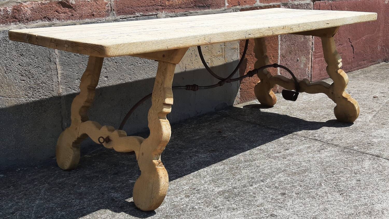 Oak farmhouse table with lyre legs. (Spanish table)