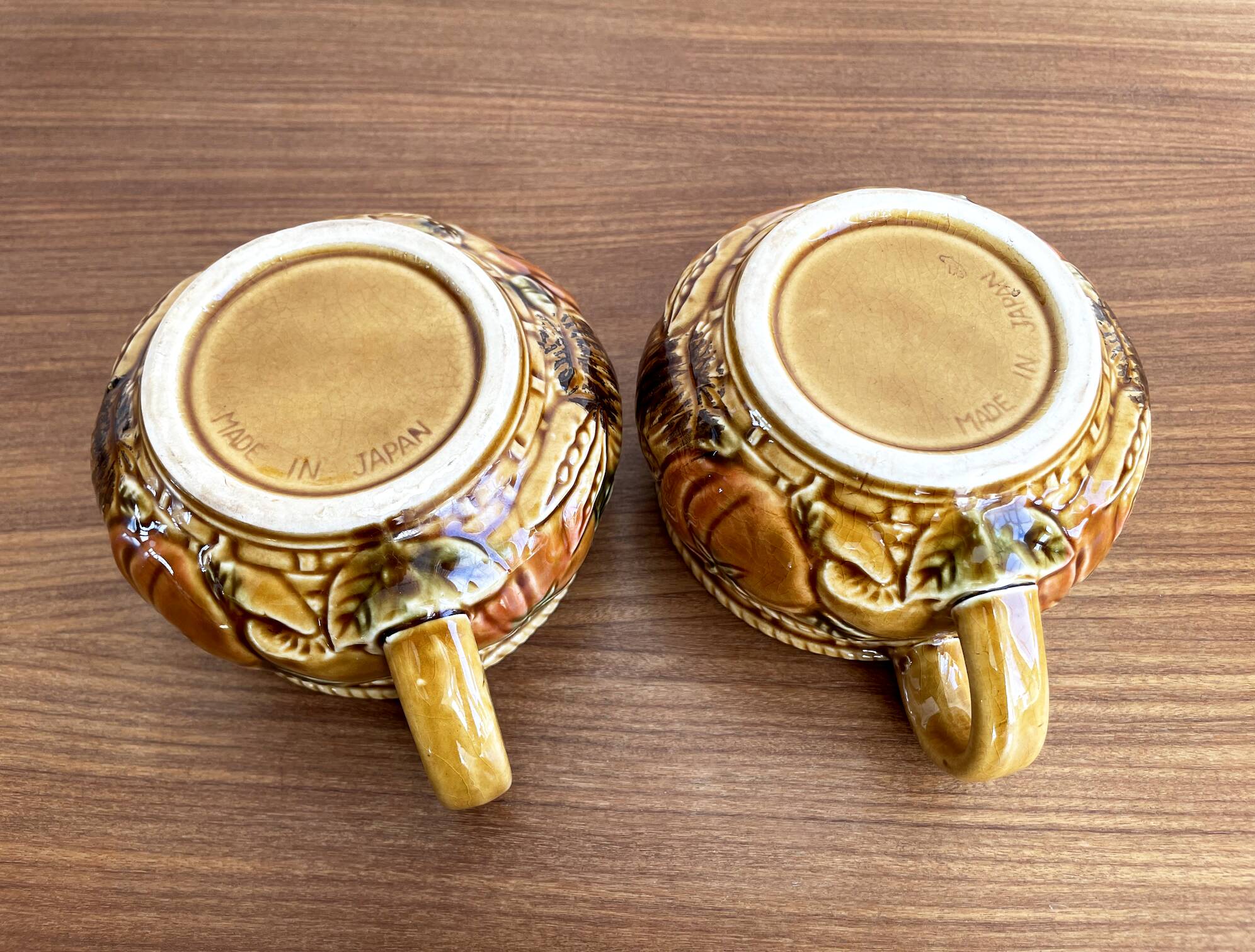 Pair of Japanese Majolica Soup Bowls Featuring Tomatoes and Onions