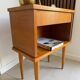 Table de chevet vintage en bois clair