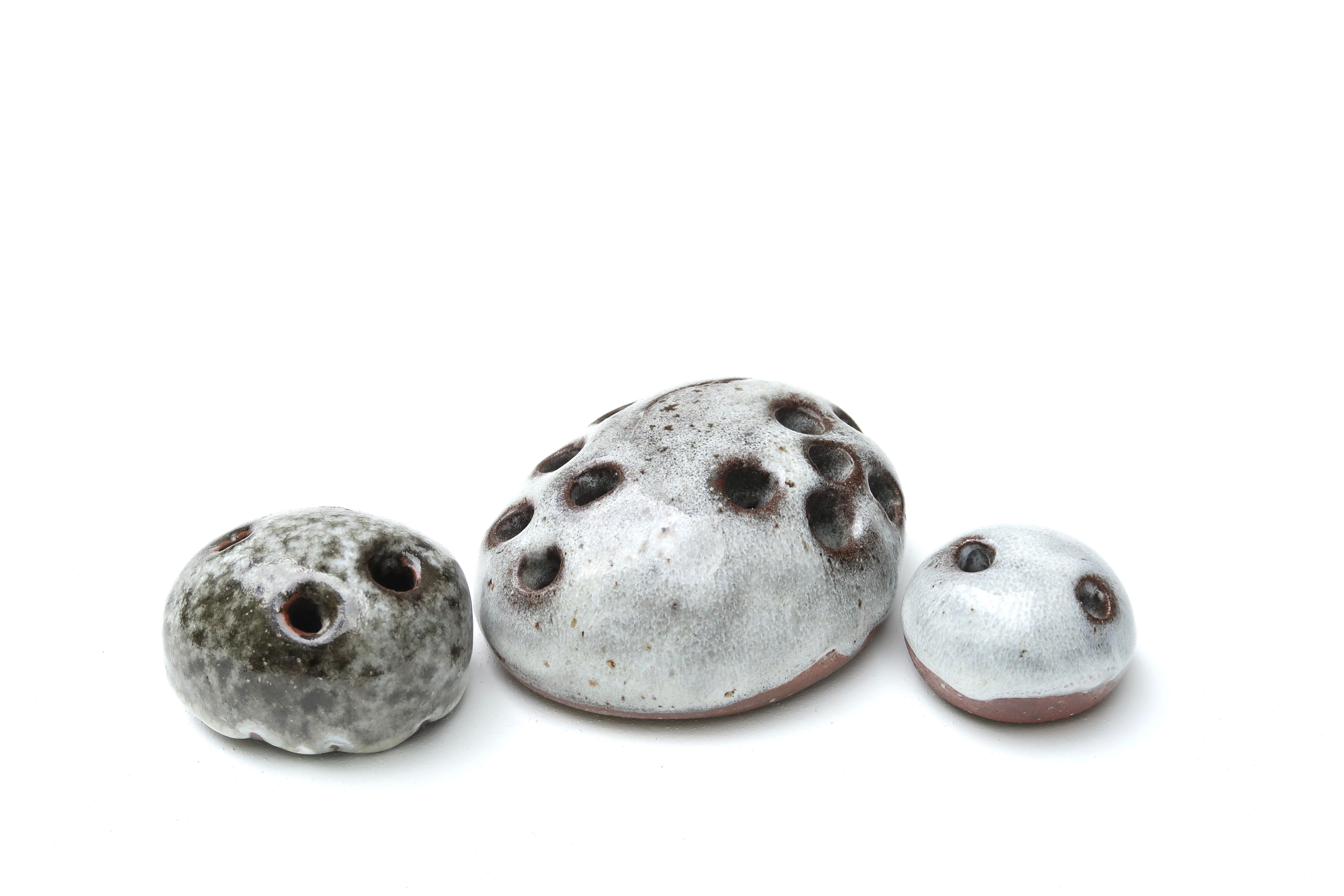 Set de 3 pique fleurs en grès de Jeanne et Norbert Pierlot