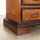 Commode baroque en noyer antique avec 3 tiroirs, 18e siècle.