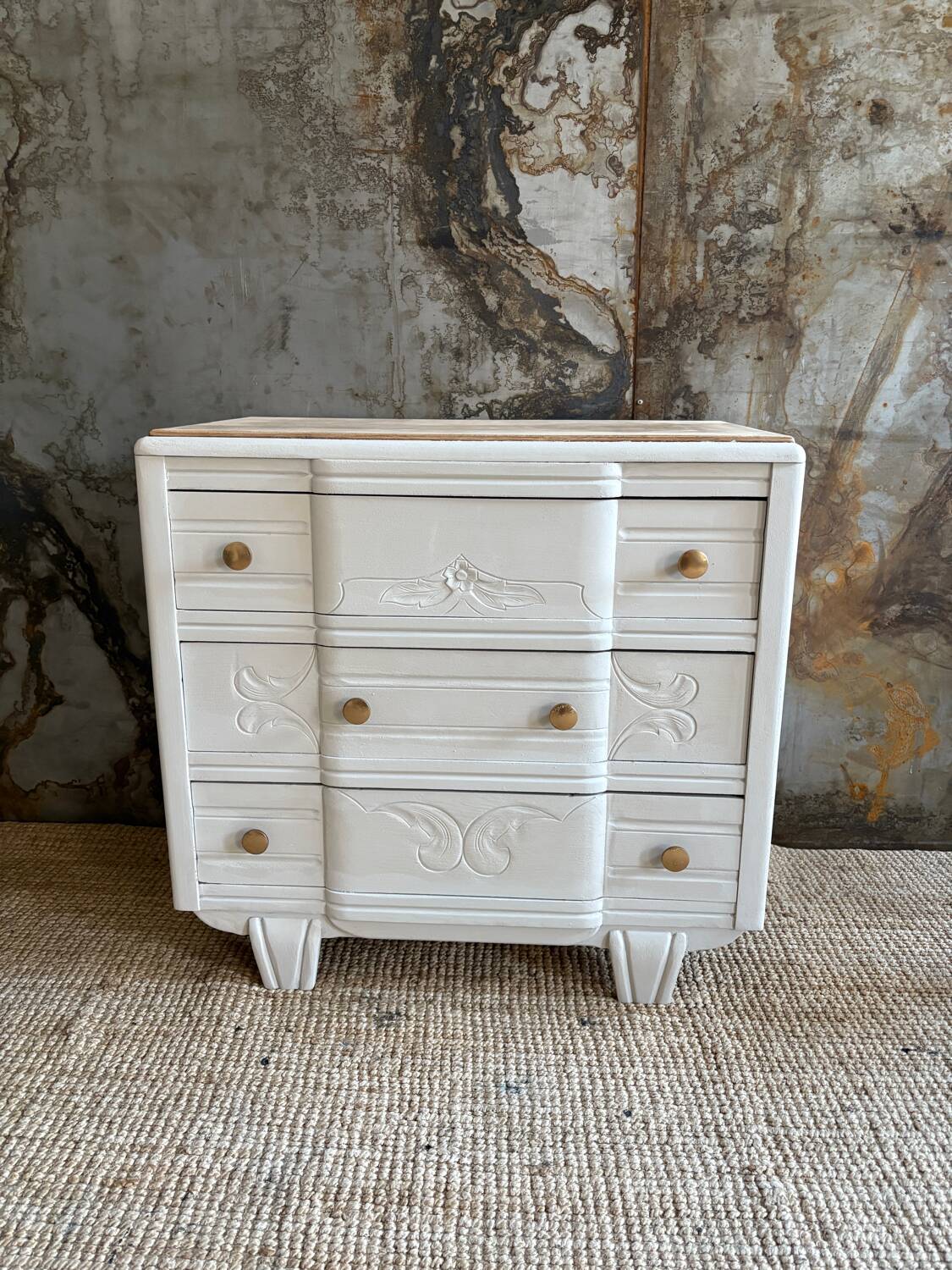 Art Deco chest of drawers with roasted sesame