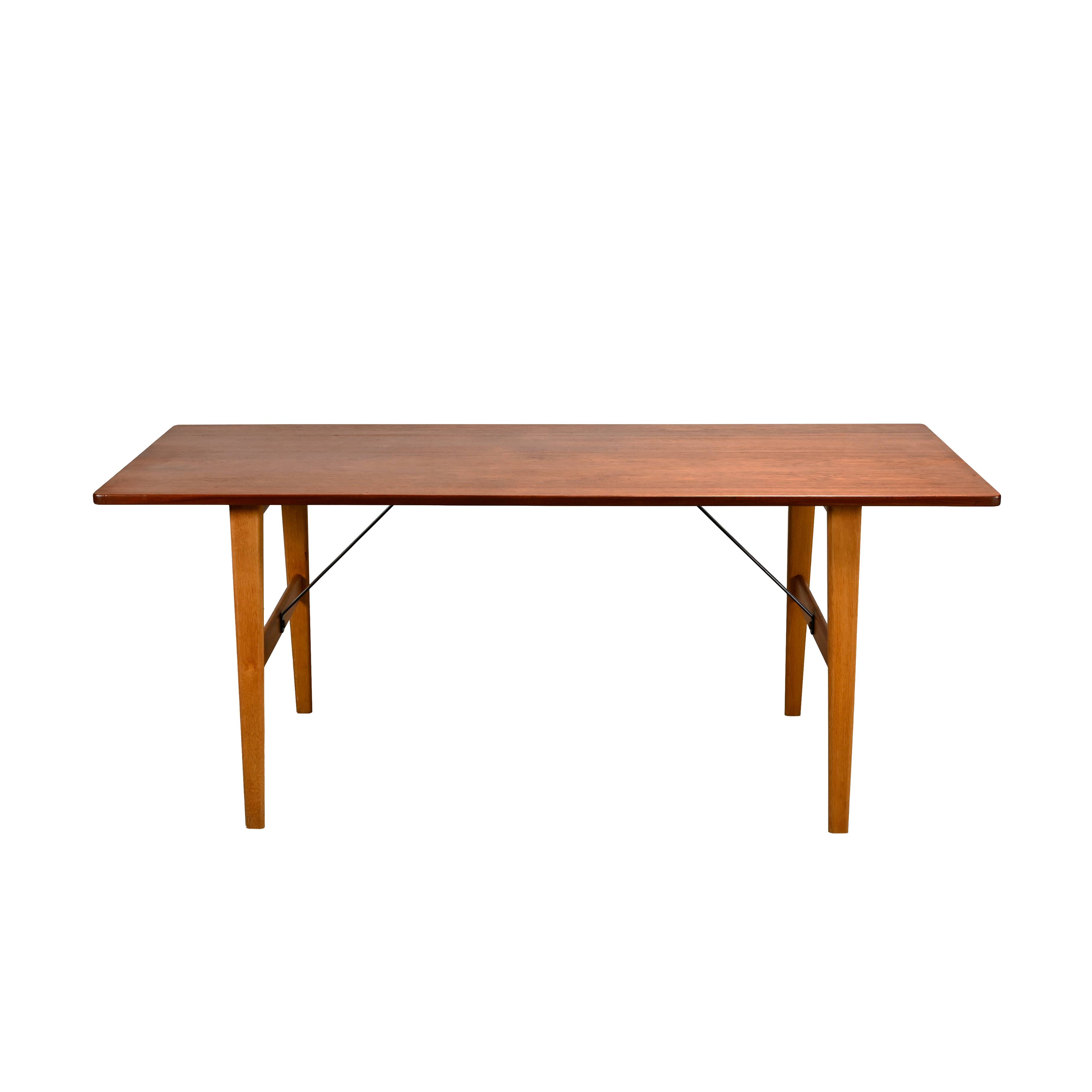 Børge Mogensen Hunting Table in Teak and Oak for Søborg Møbelfabrik