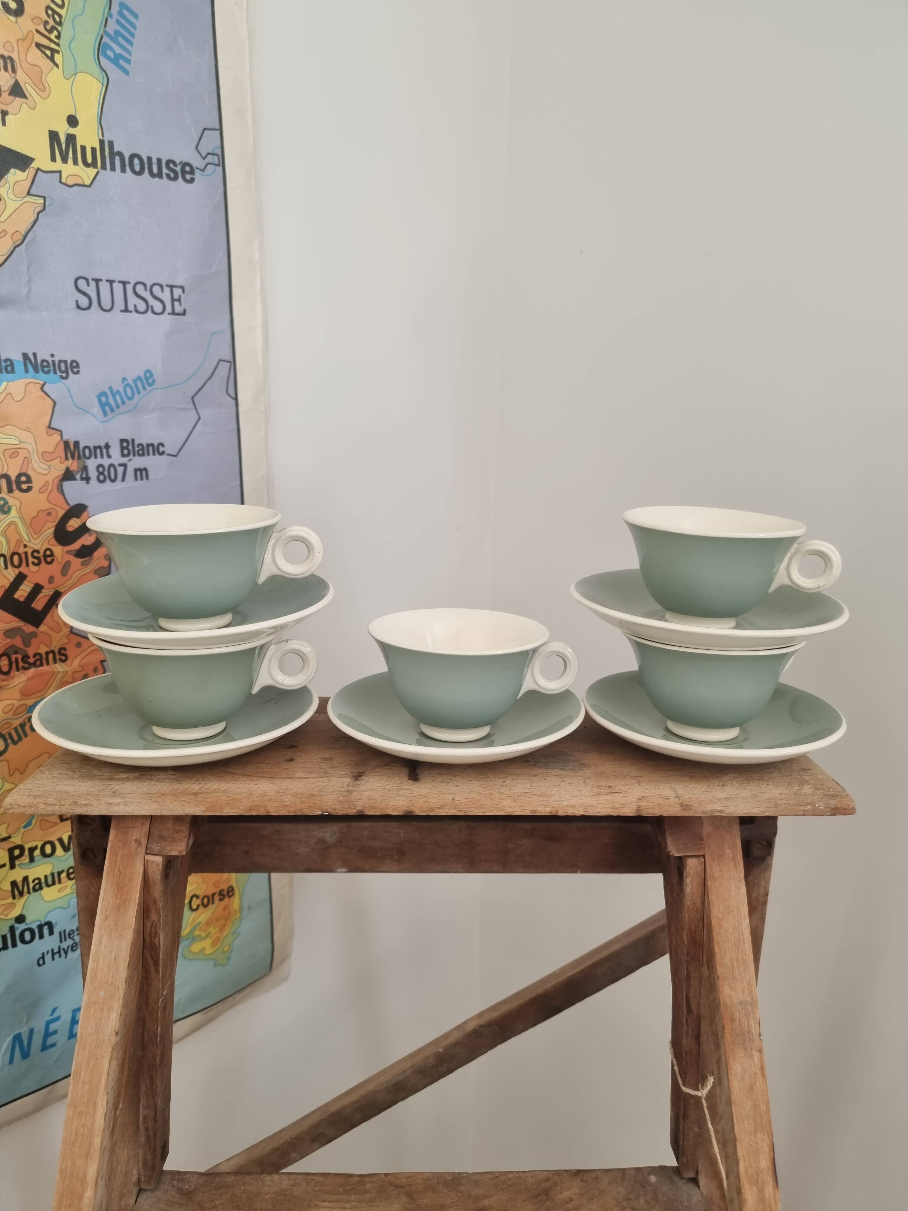 Set of 5 cups and vintage saucers