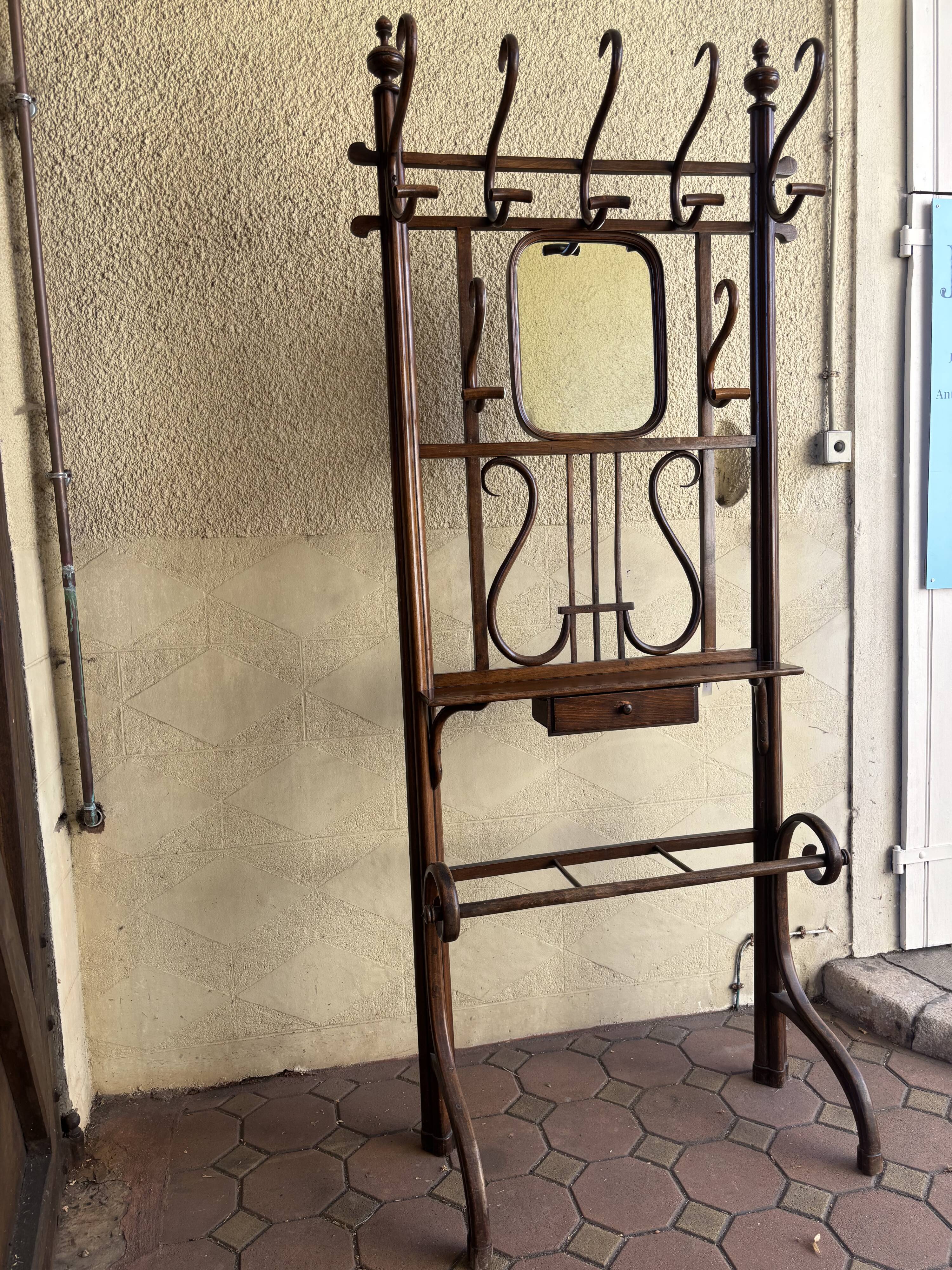 Vestiare de style Thonet
