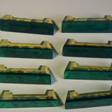 Knife holder in resin and inclusion of shells