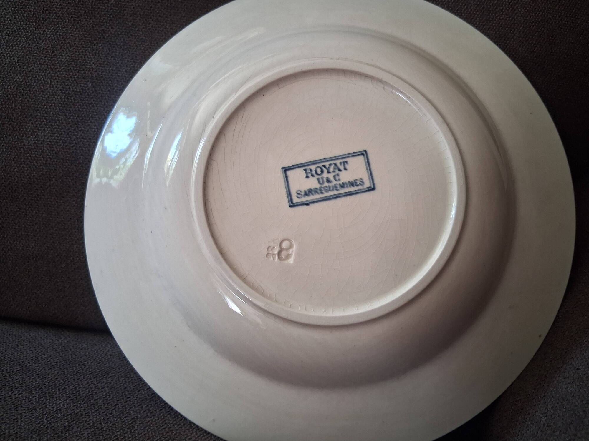 Service of 33 plates and compote dish Royat U&C Sarreguemines 1900 in blue ironstone.