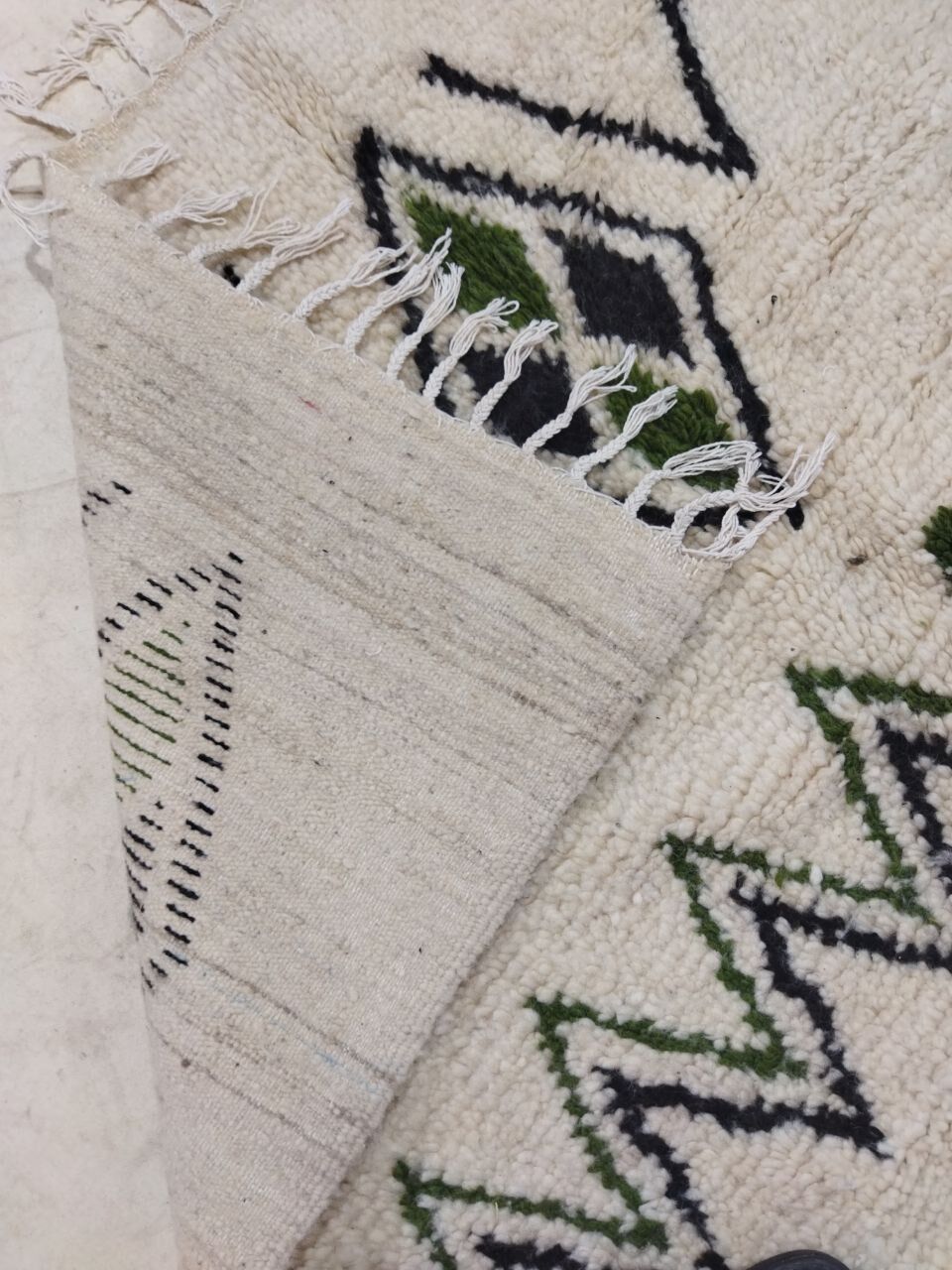 Handmade moroccan berber carpet 253 x 153 cm