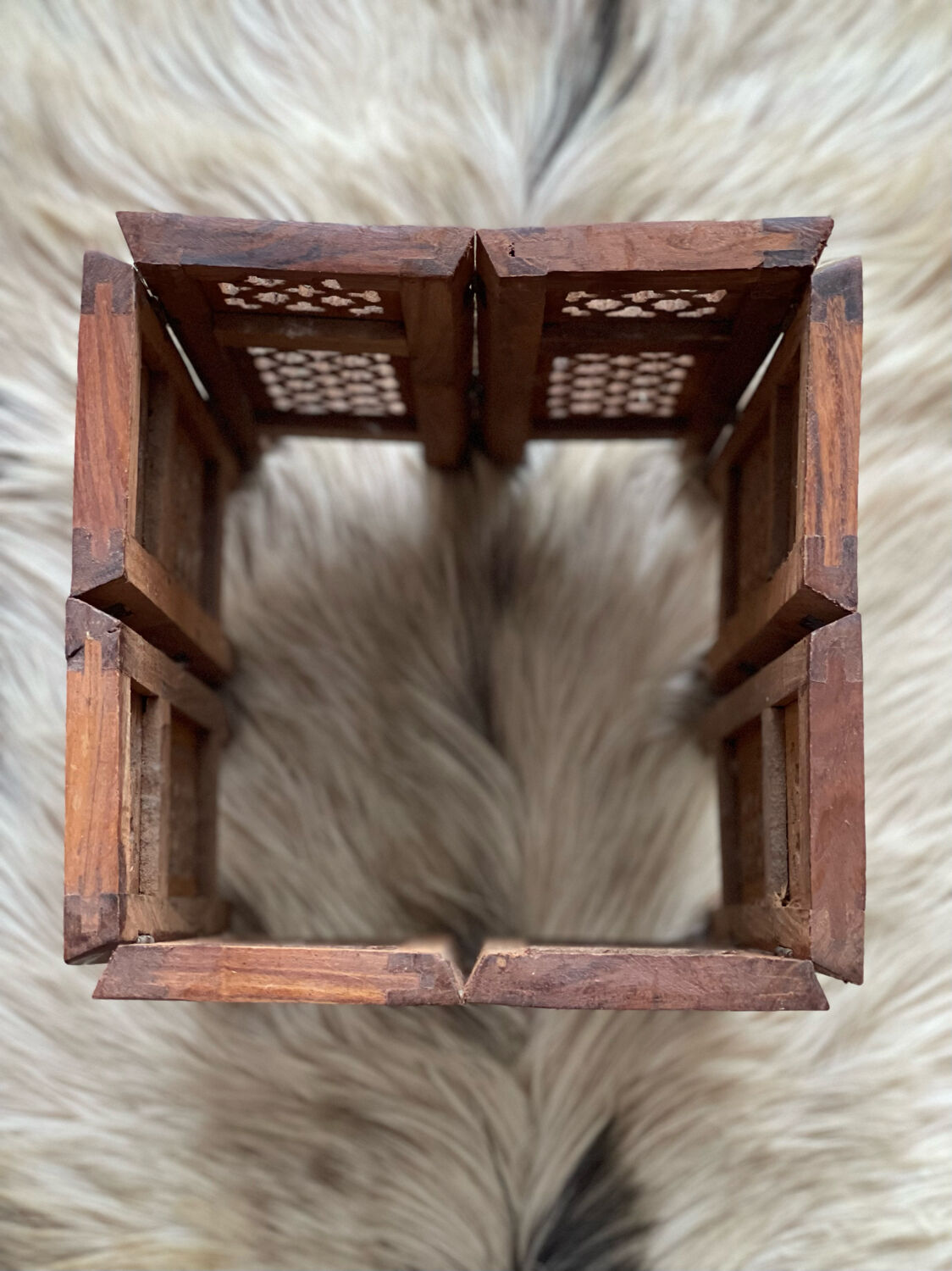 Indian table in wood and brass