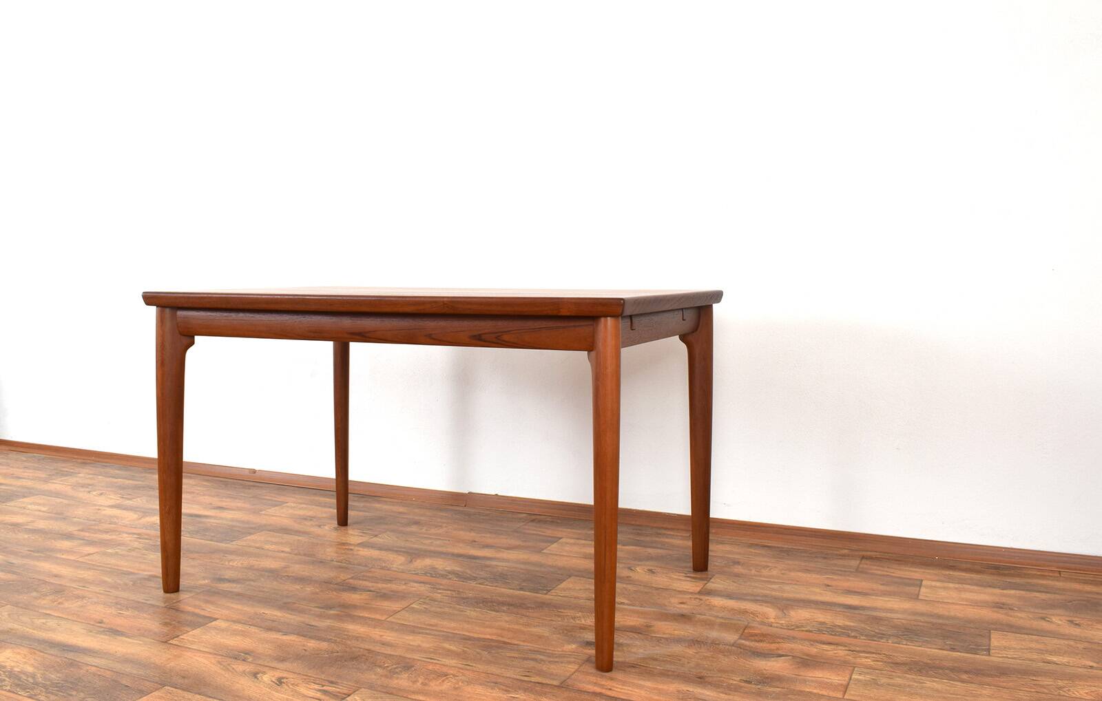 Mid-Century Danish Teak Extendable Dining Table, 1960s.
