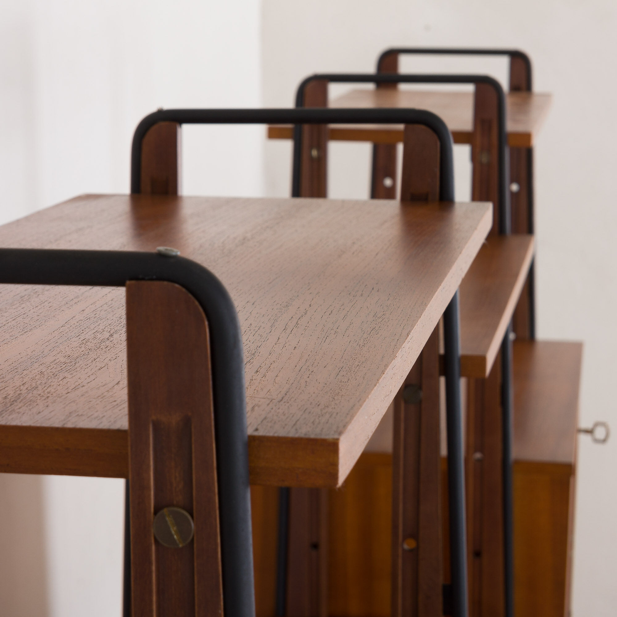 Italian teak wall unit with a desk and bar cabinet/secretarie, 1960s