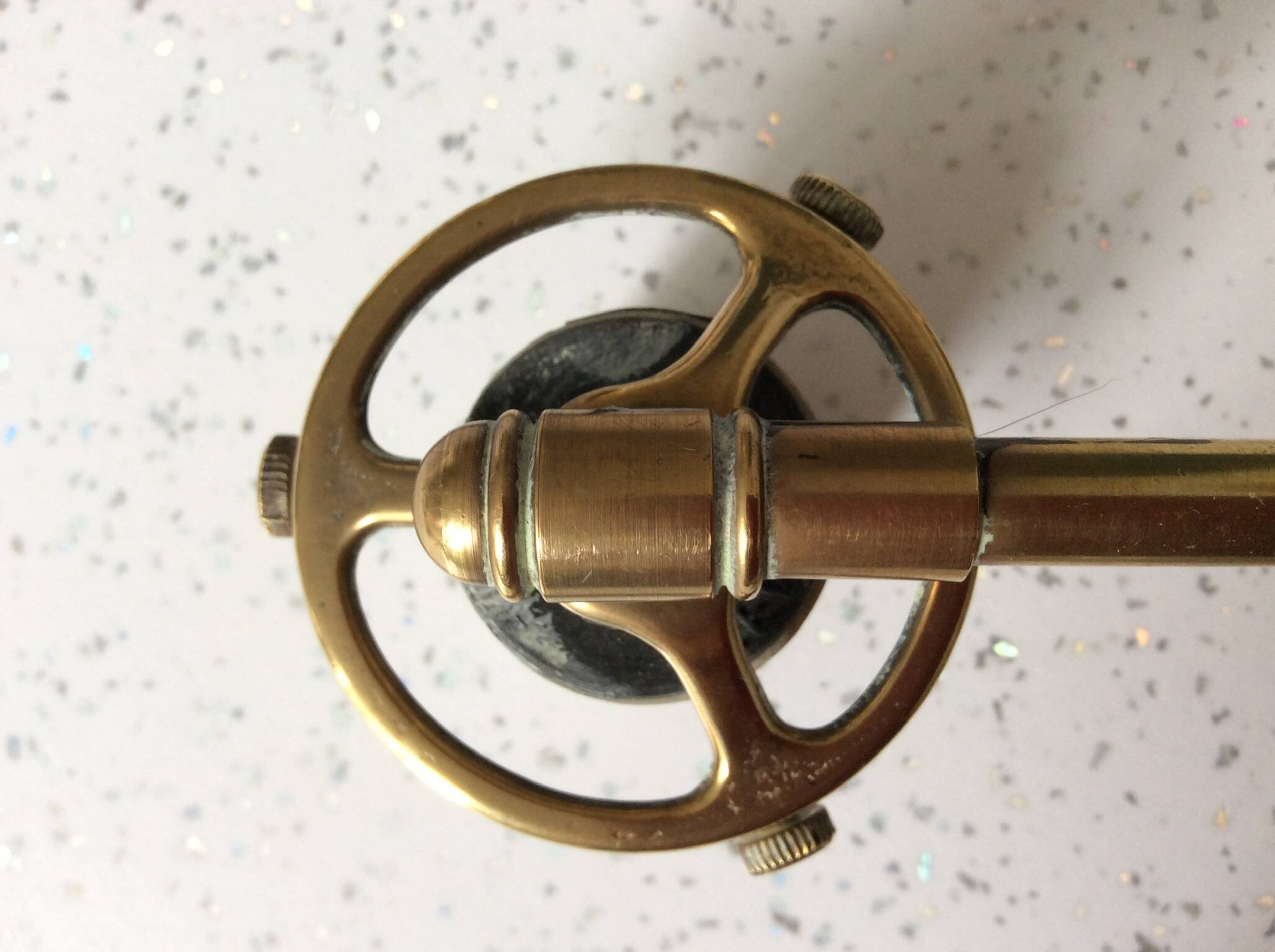 Brass wall light: 3 lamps