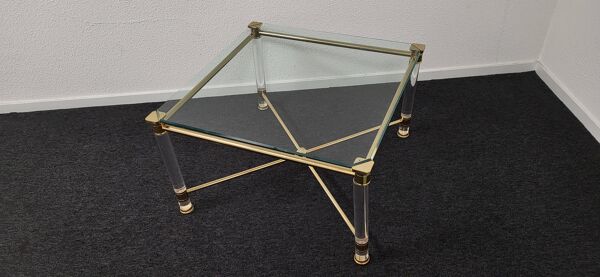 Table d'appoint ou petite table basse Hollywood Regency en or et plexiglas