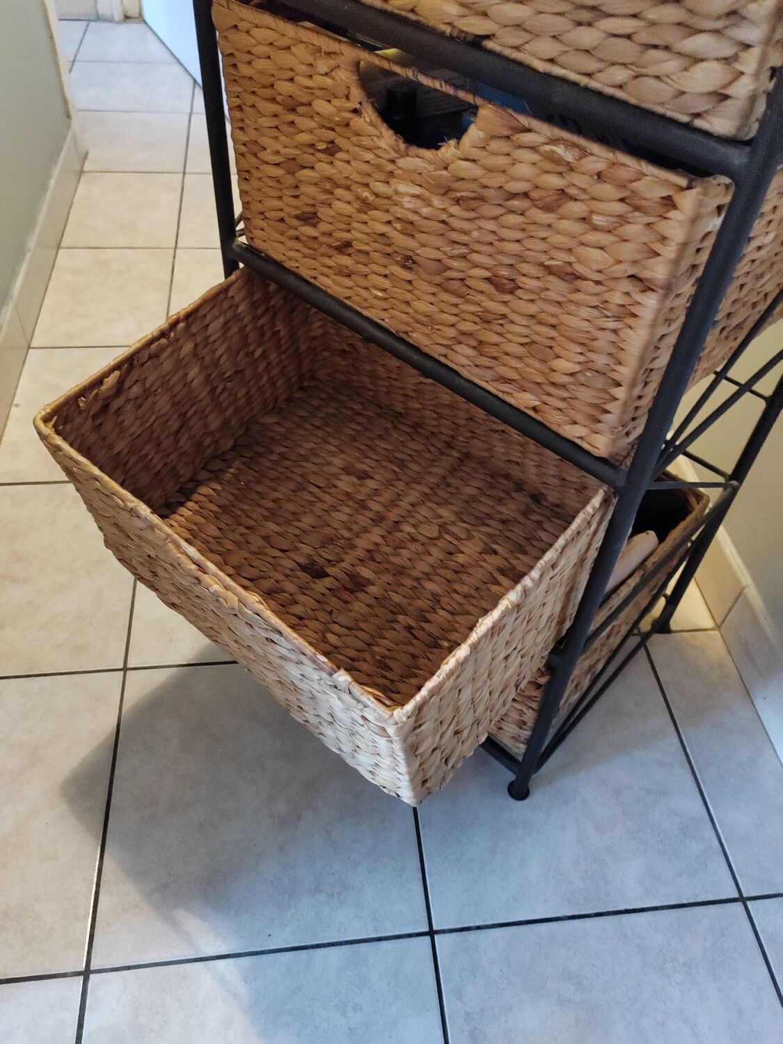 Storage cabinet