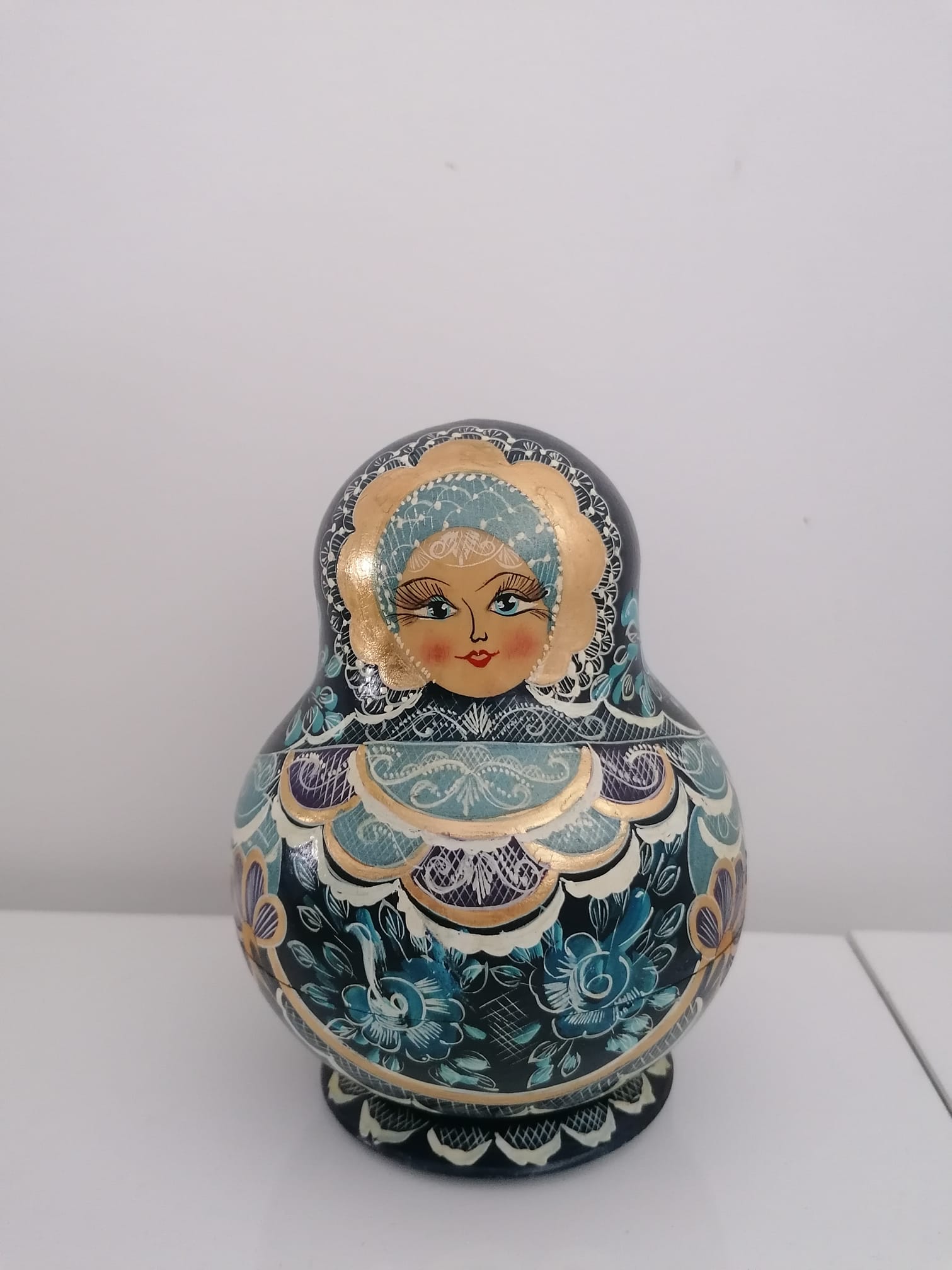 Hand-painted Matriochkas 18 pieces