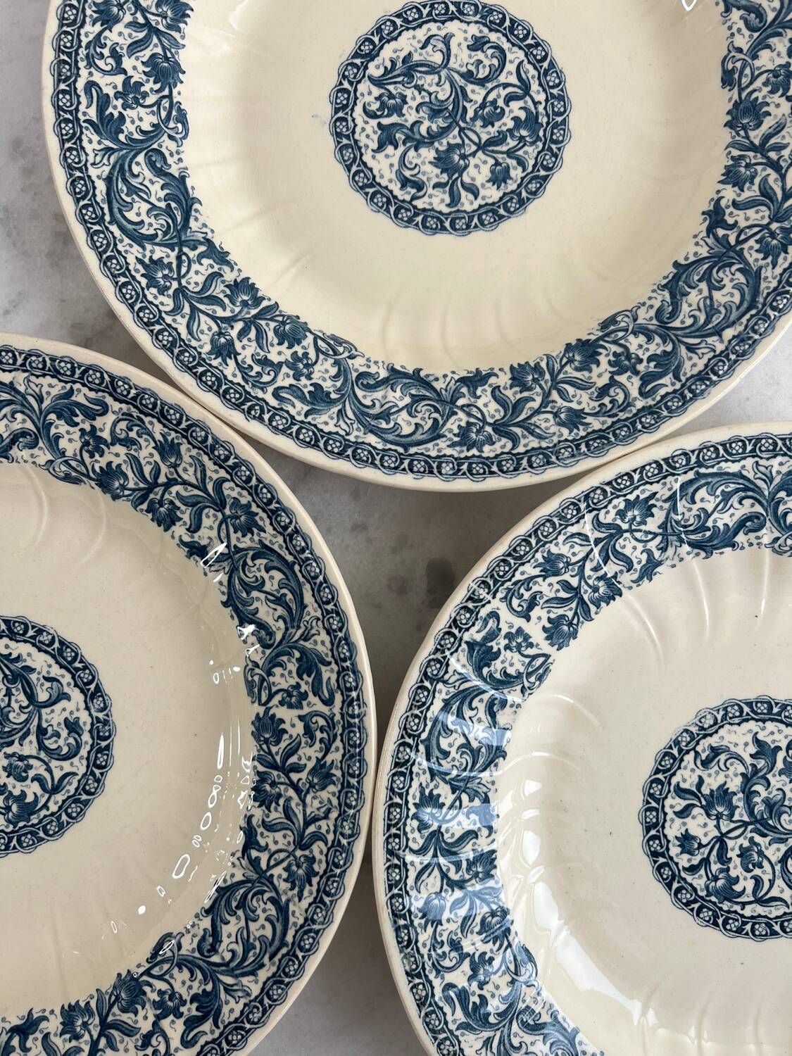Set of 3 gien 1937 garland soup plates