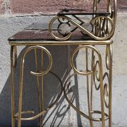 Coiffeuse et chaise en métal doré et opaline.