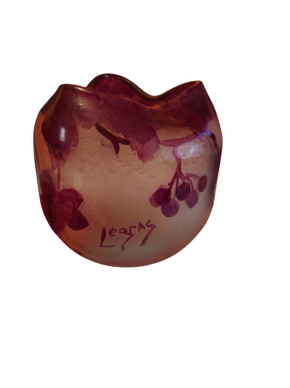 petit vase boule verre multicouche dégagé a l'acide de cassis et rechaussé de peinture signé Theodor