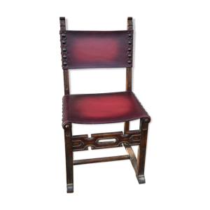 Chaise bois sculpté style médiéval