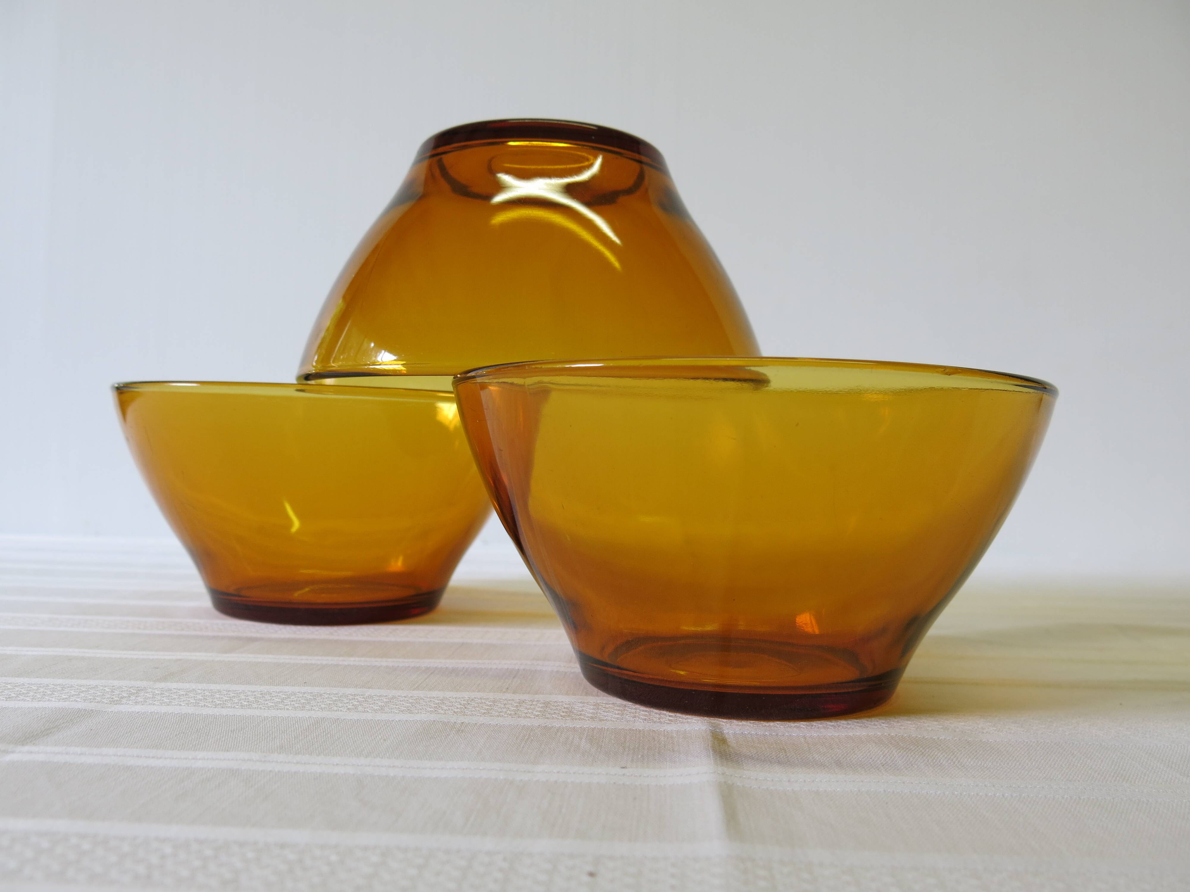 3 yellow amber glass bowls from Duralex in very good condition