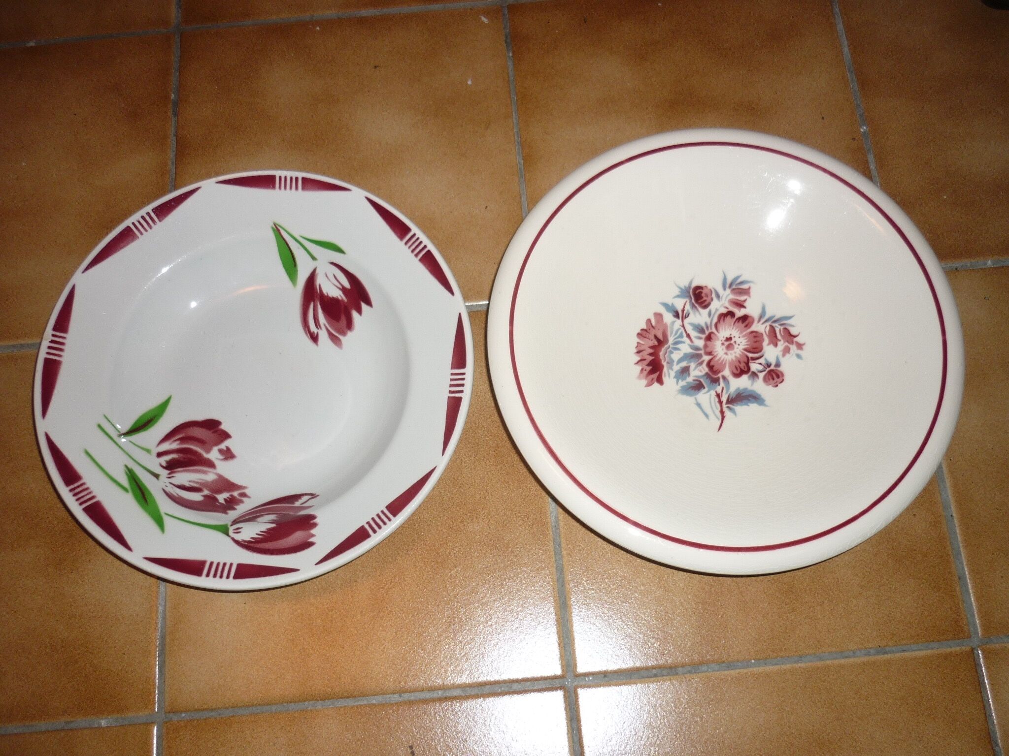 Tulip plates and garnet red bouquet