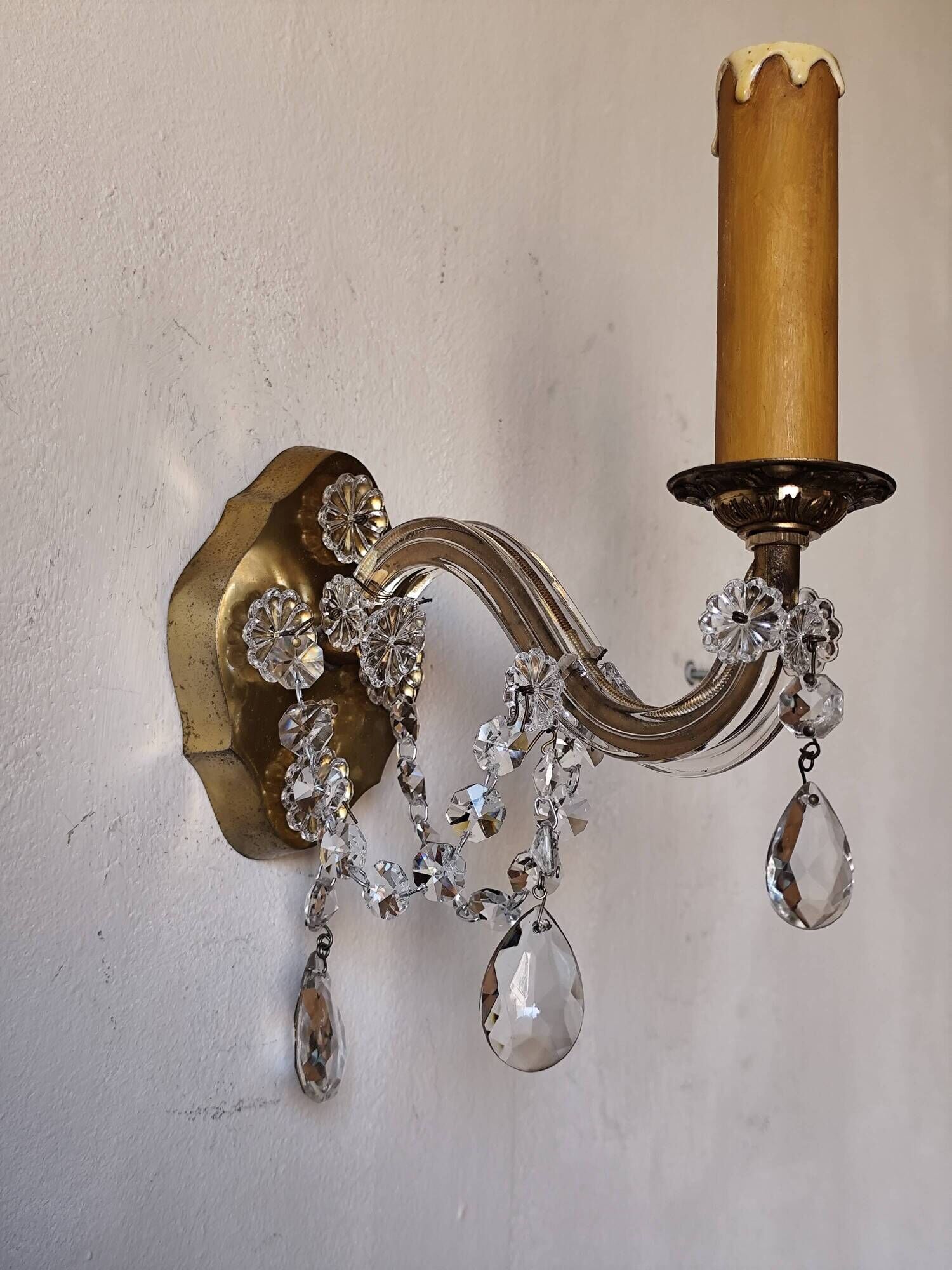 Venetian wall sconce, glass sconce, brass, pendants.