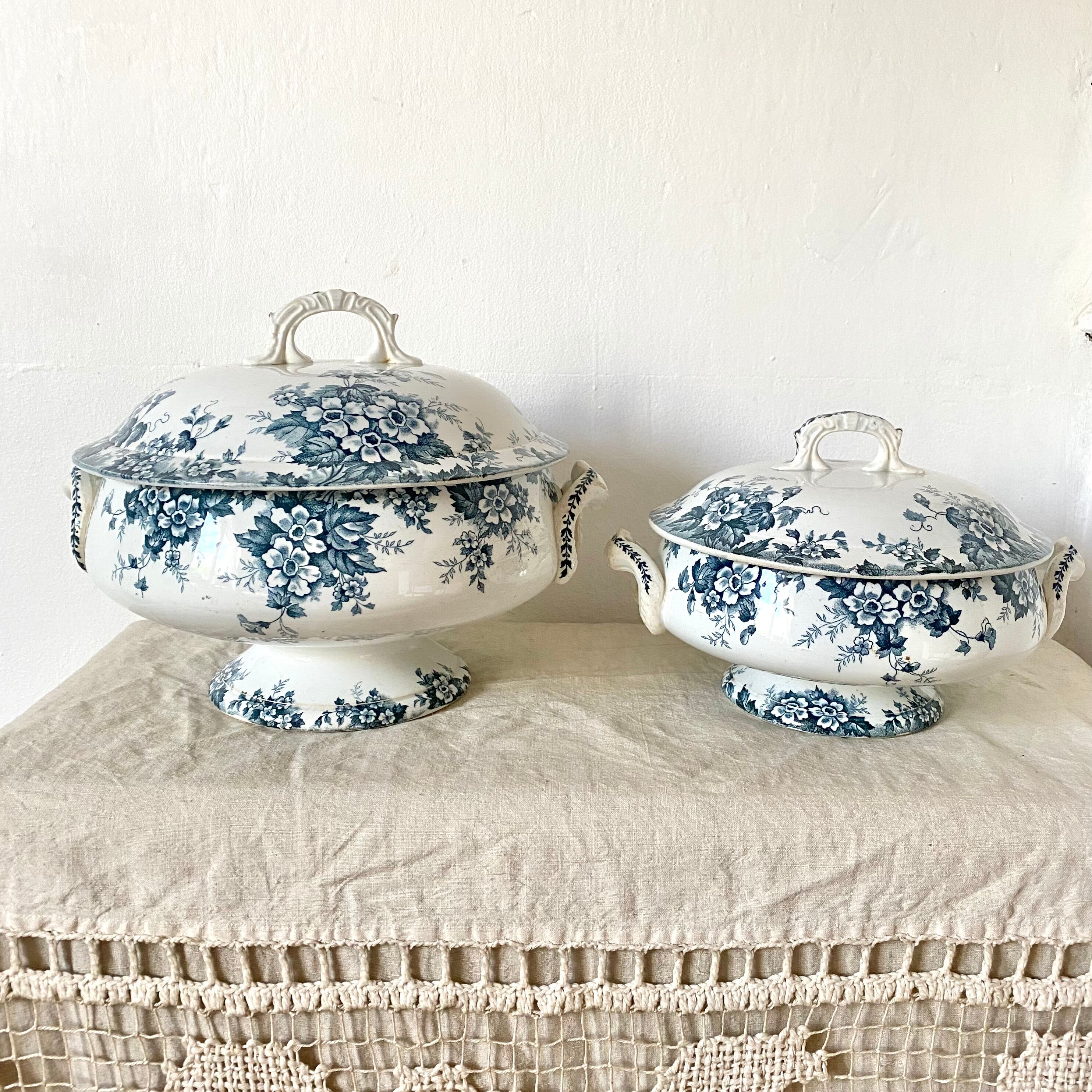 Old soup tureen Saint Amand