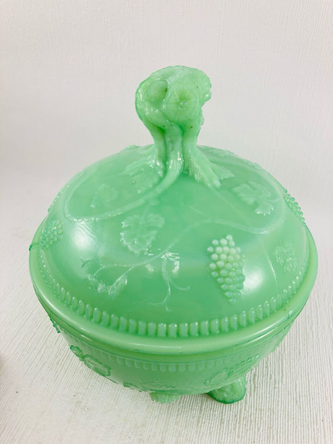 Jade green opaline - Sugar bowl / Bonbonnière - early 20th century