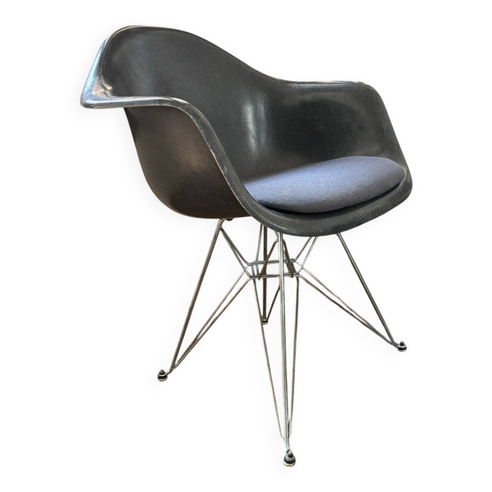 Vintage Eames DAR armchair – Herman Miller / Fehlbaum production