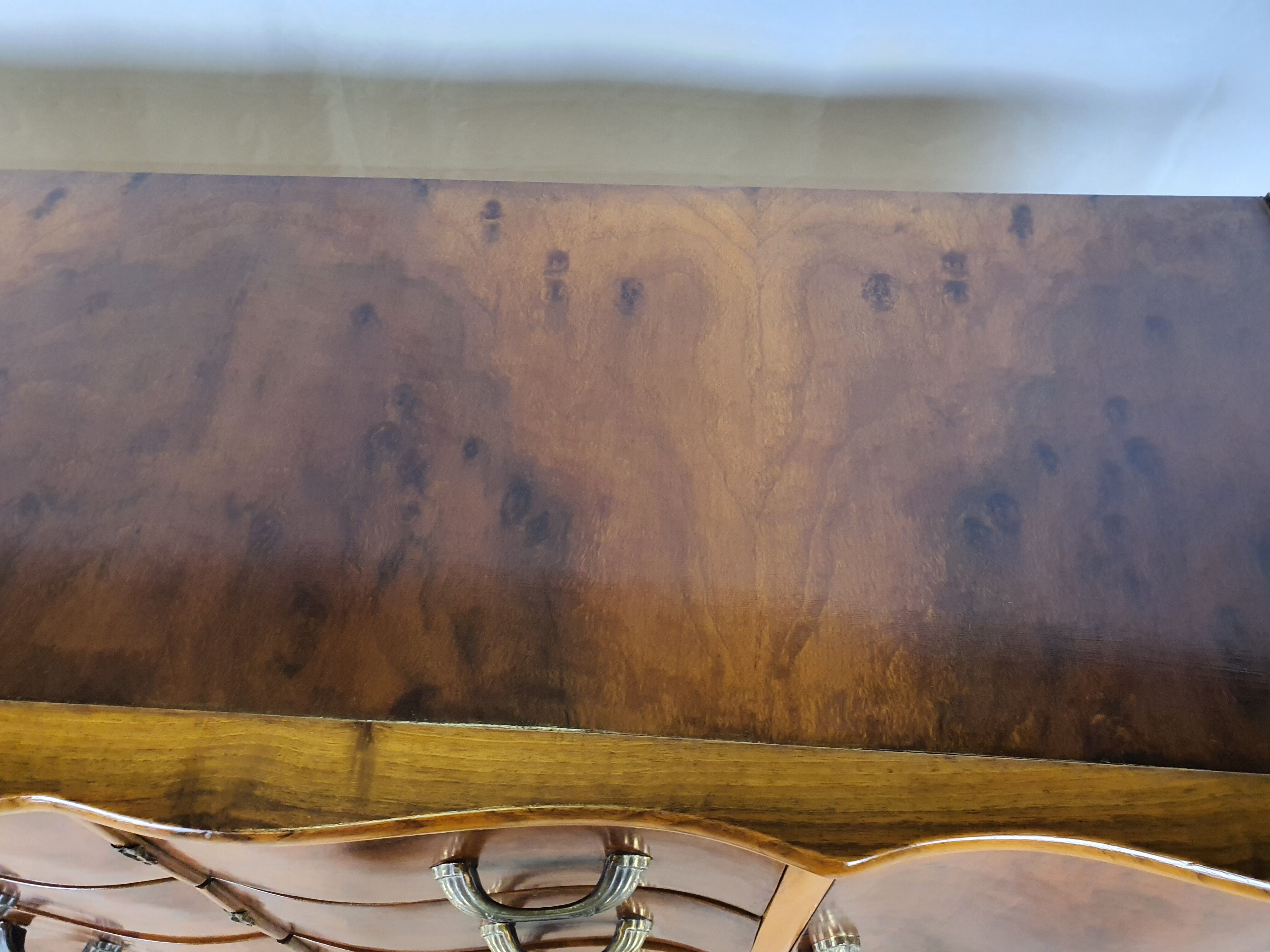 Art Decò Sideboard in Walnut