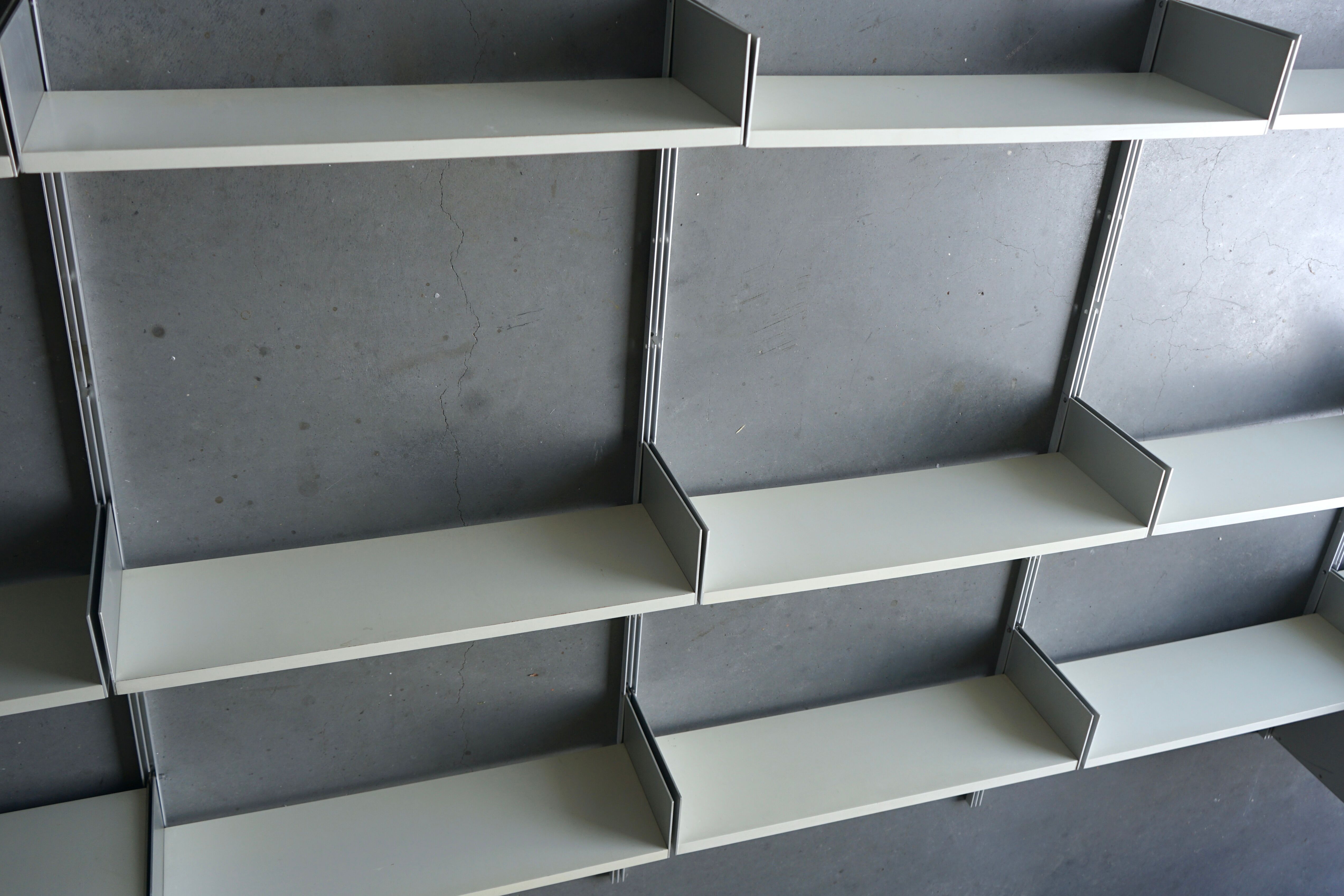 Wall Shelving Unit model 606 by Dieter Rams for Vitsoe. 1960s