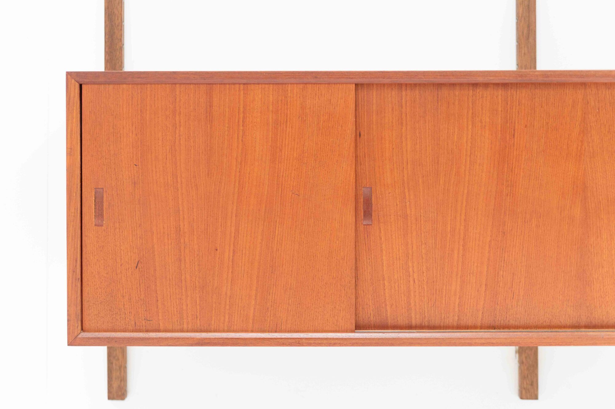 Wall unit with 4 modules by P. Cadovius