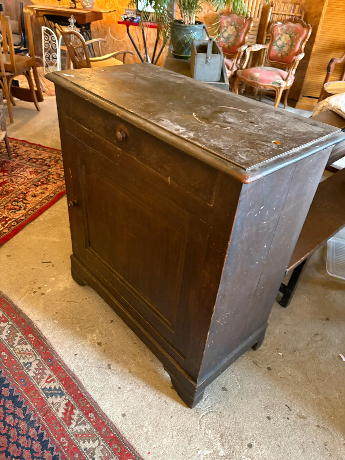 Small jam cupboard type furniture
