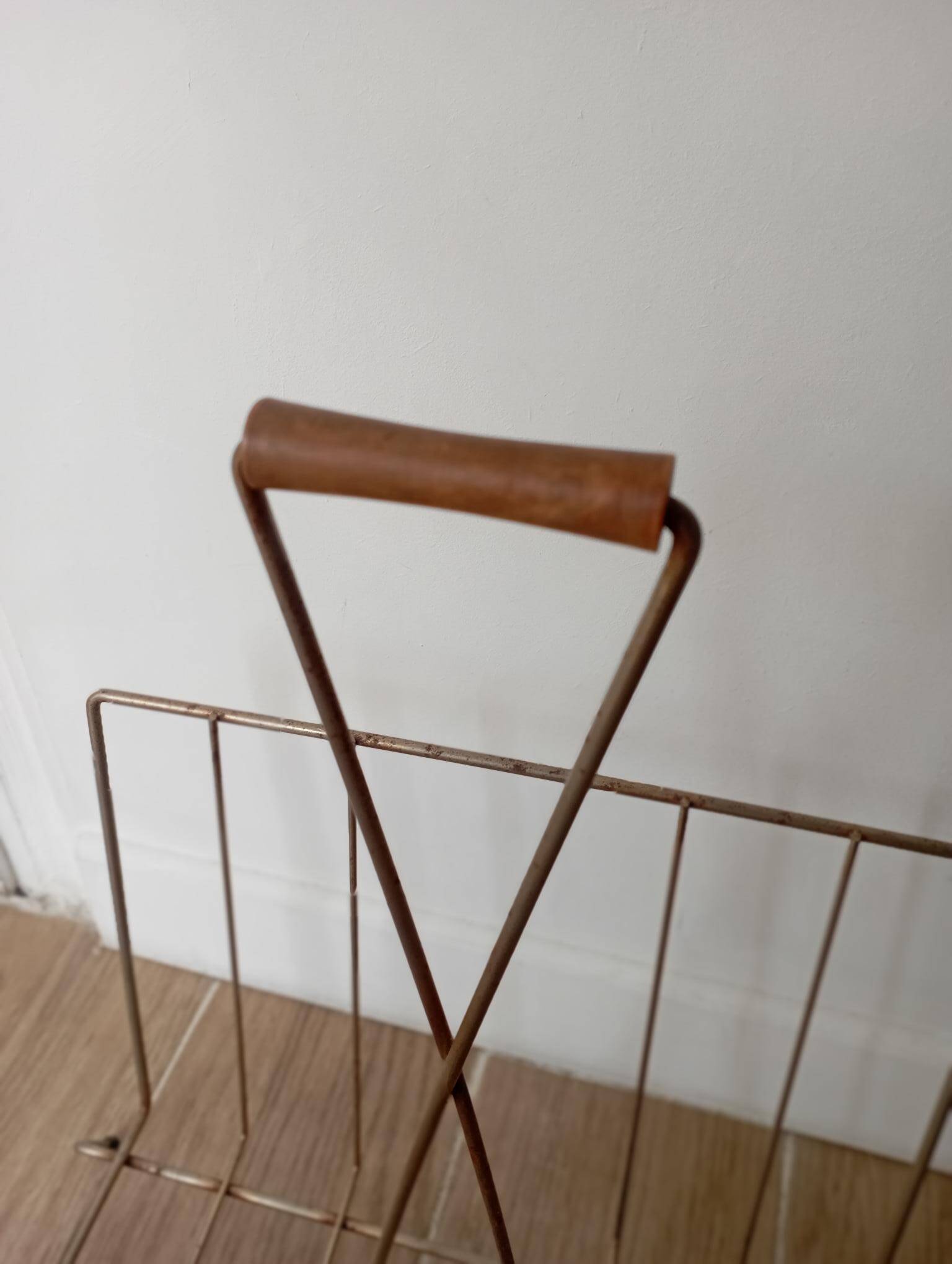 Metal/brass magazine rack