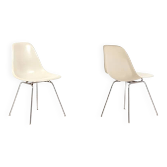 2 chaises Eames en fibre de verre avec piètement en H pour Fehlbaum par Herman Miller