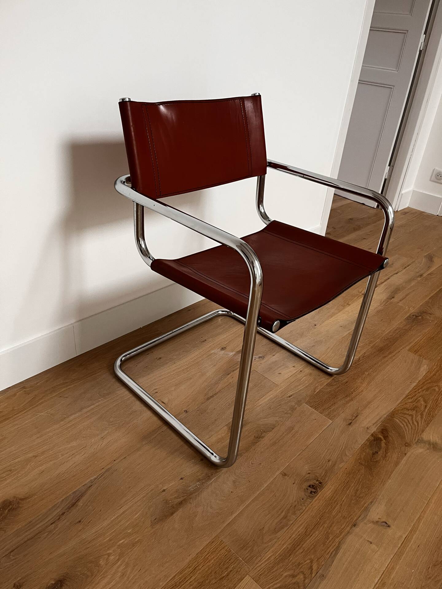 Chaise assise et dossier cuir